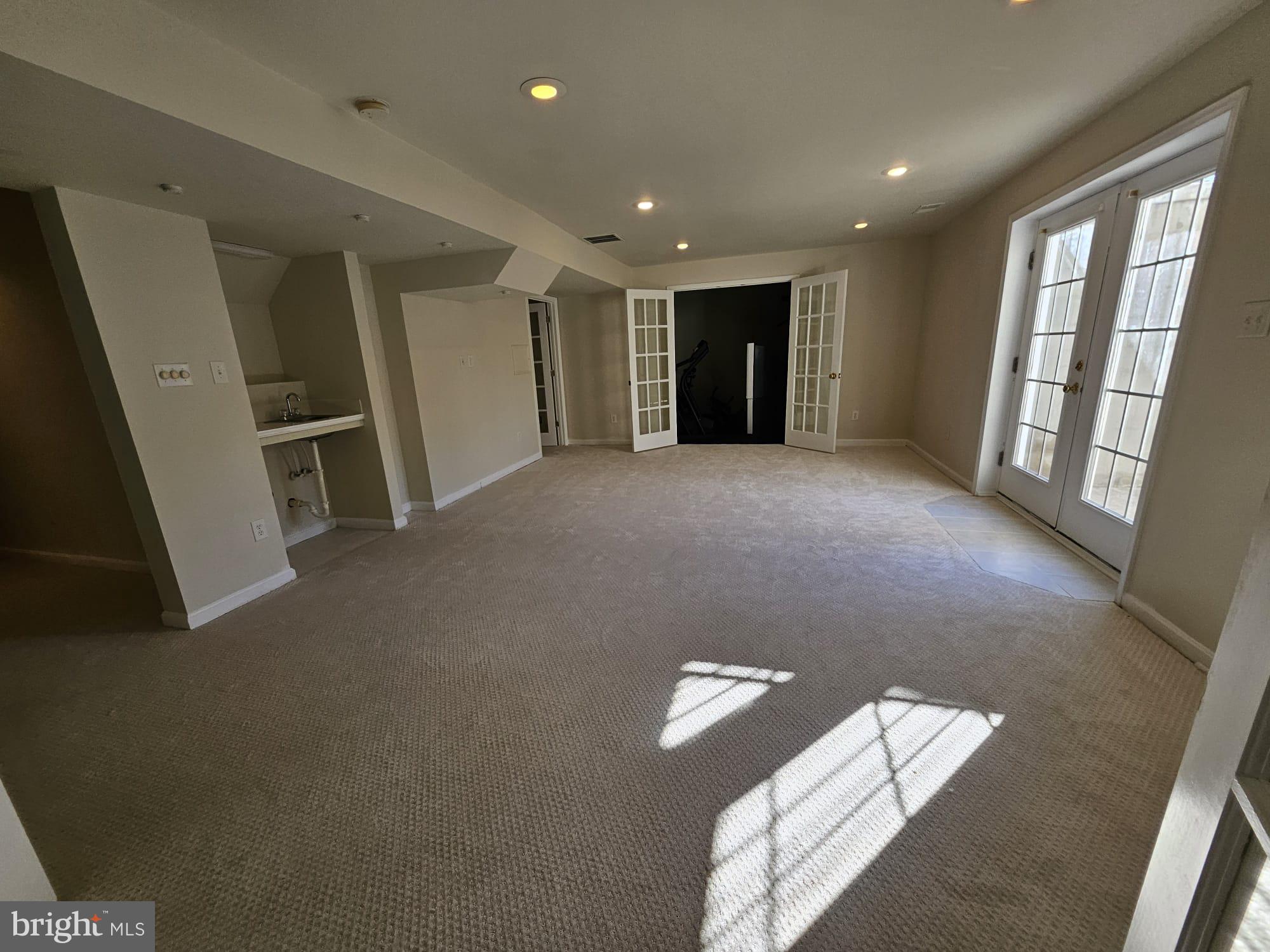 413 FREMONT COURT