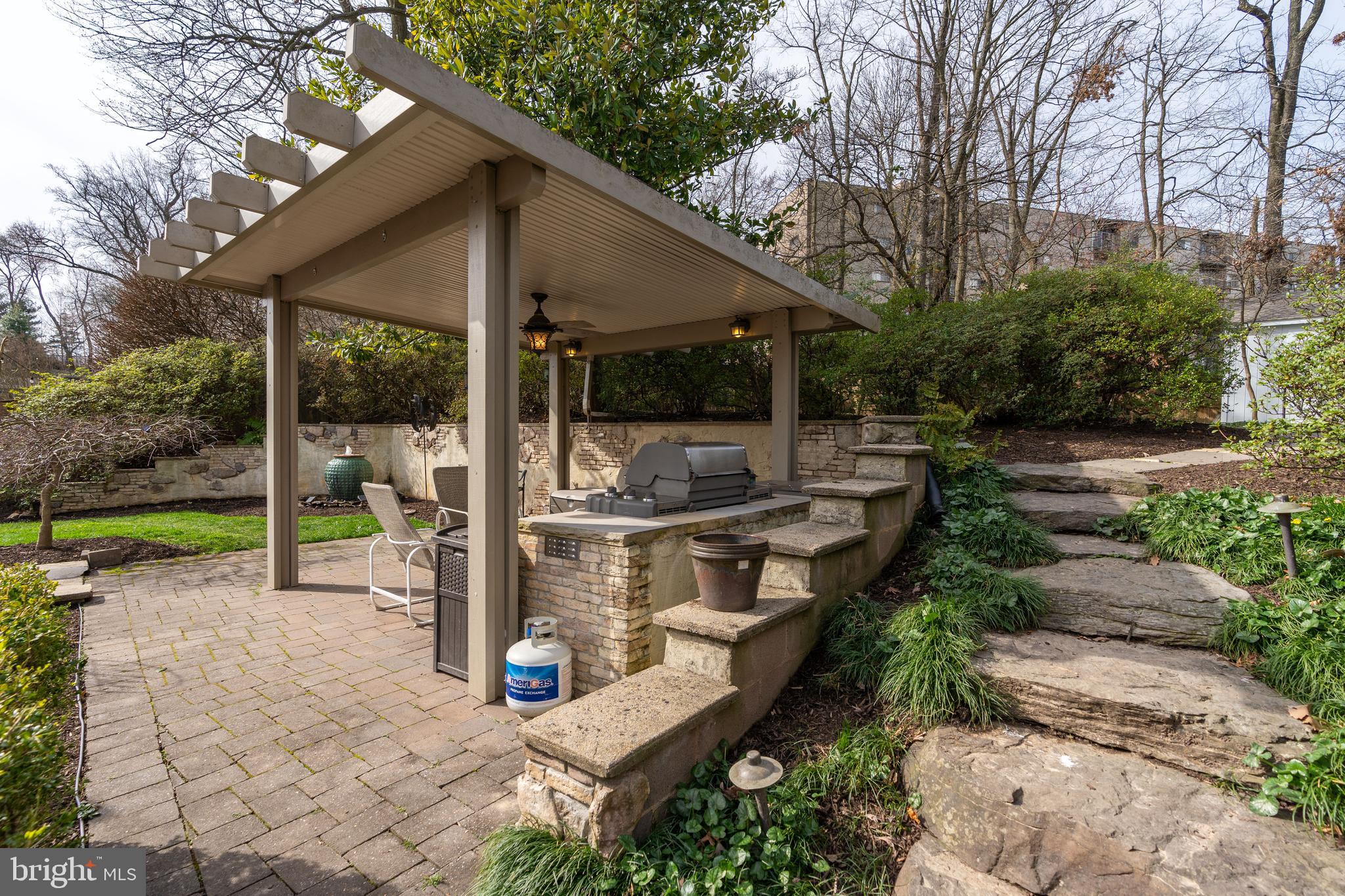 968 N ROCHESTER STREET