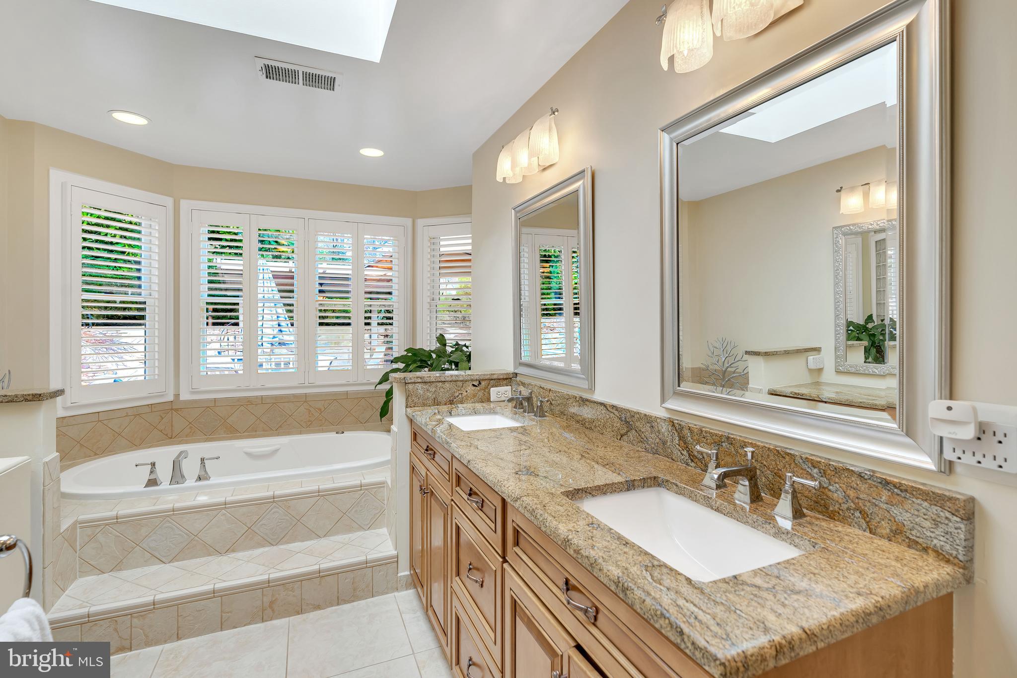 968 N ROCHESTER STREET