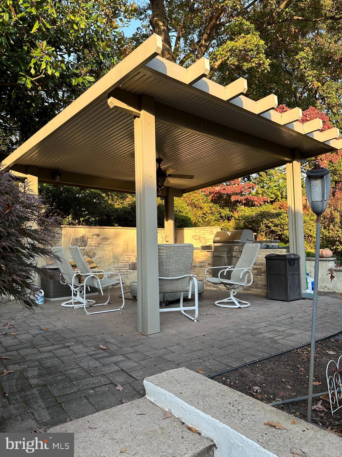 968 N ROCHESTER STREET