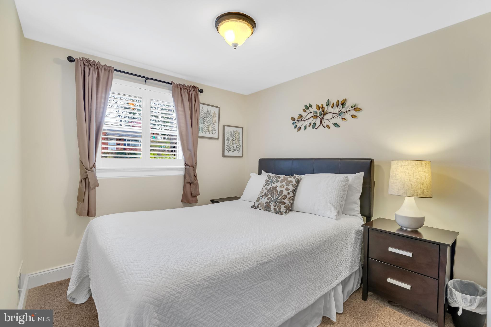 968 N ROCHESTER STREET