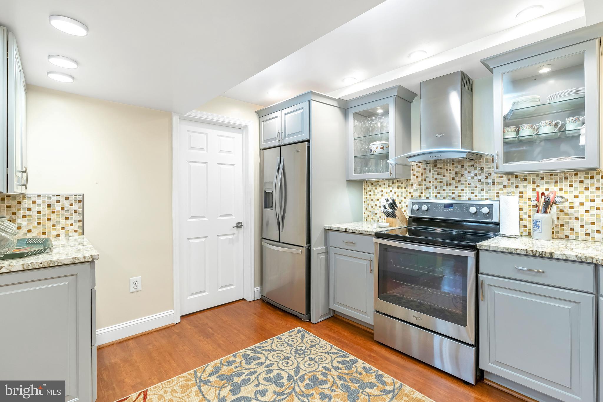 968 N ROCHESTER STREET