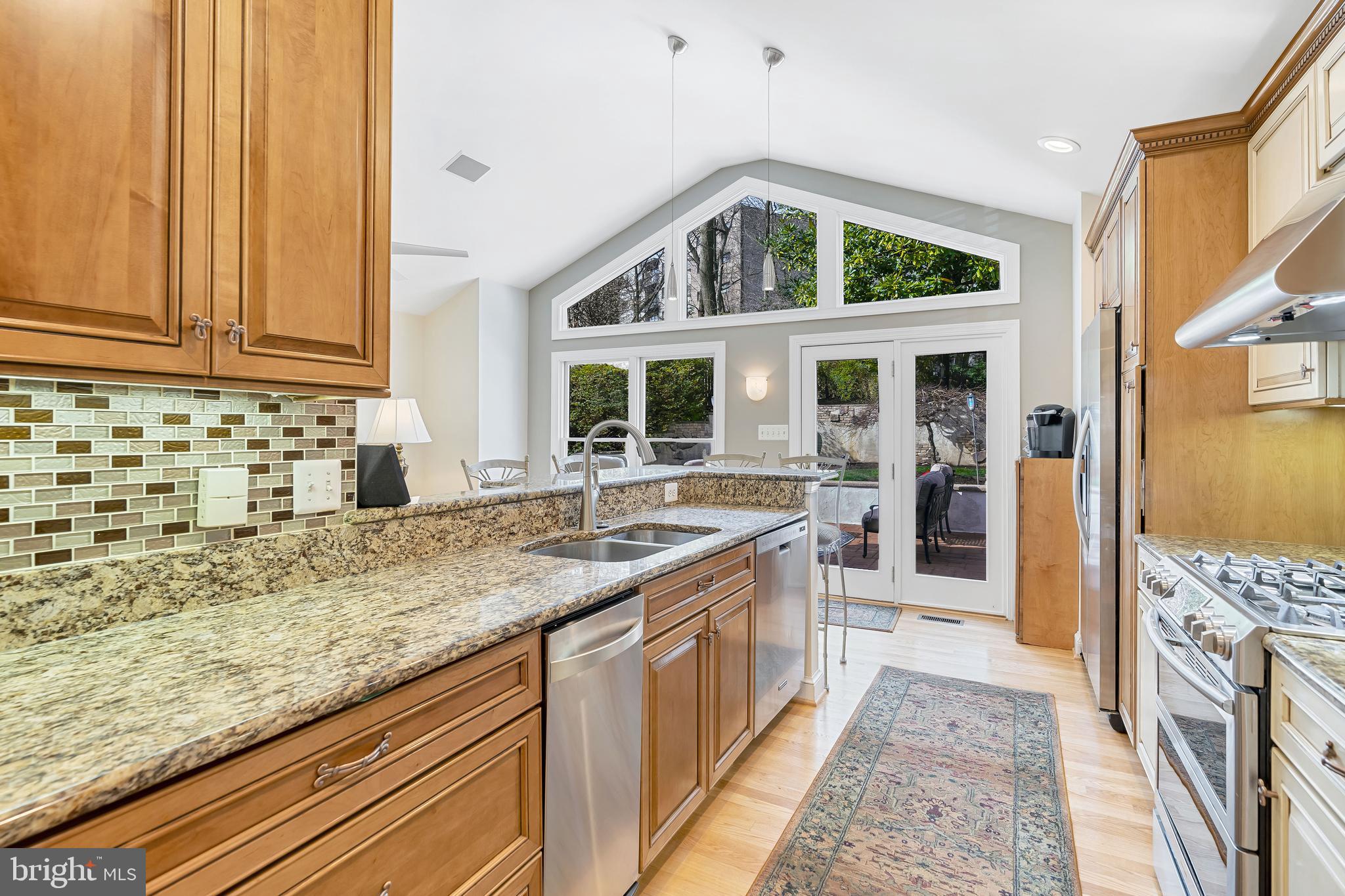 968 N ROCHESTER STREET