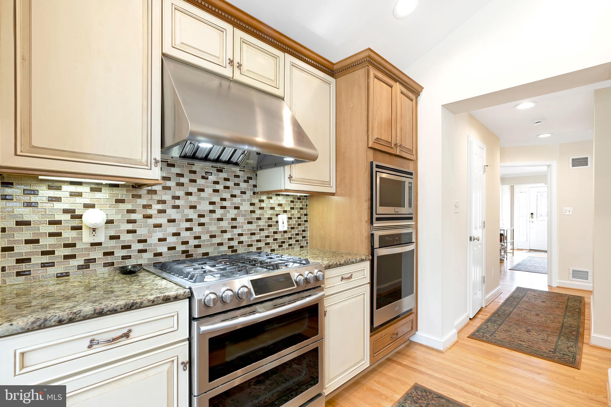 968 N ROCHESTER STREET