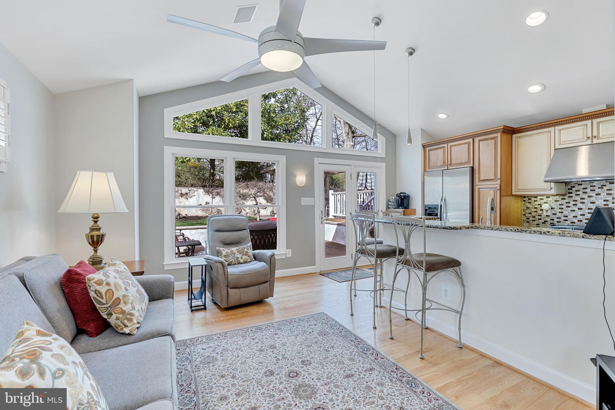 968 N ROCHESTER STREET