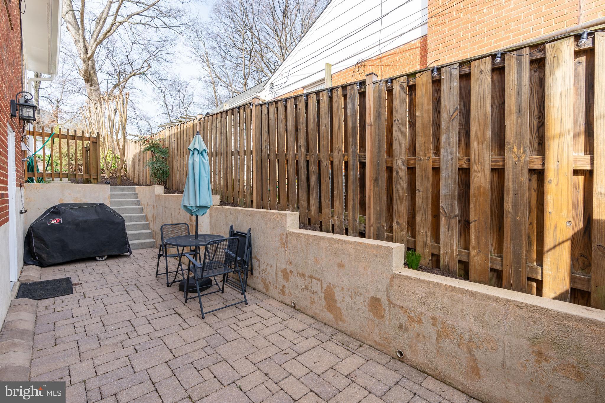 968 N ROCHESTER STREET