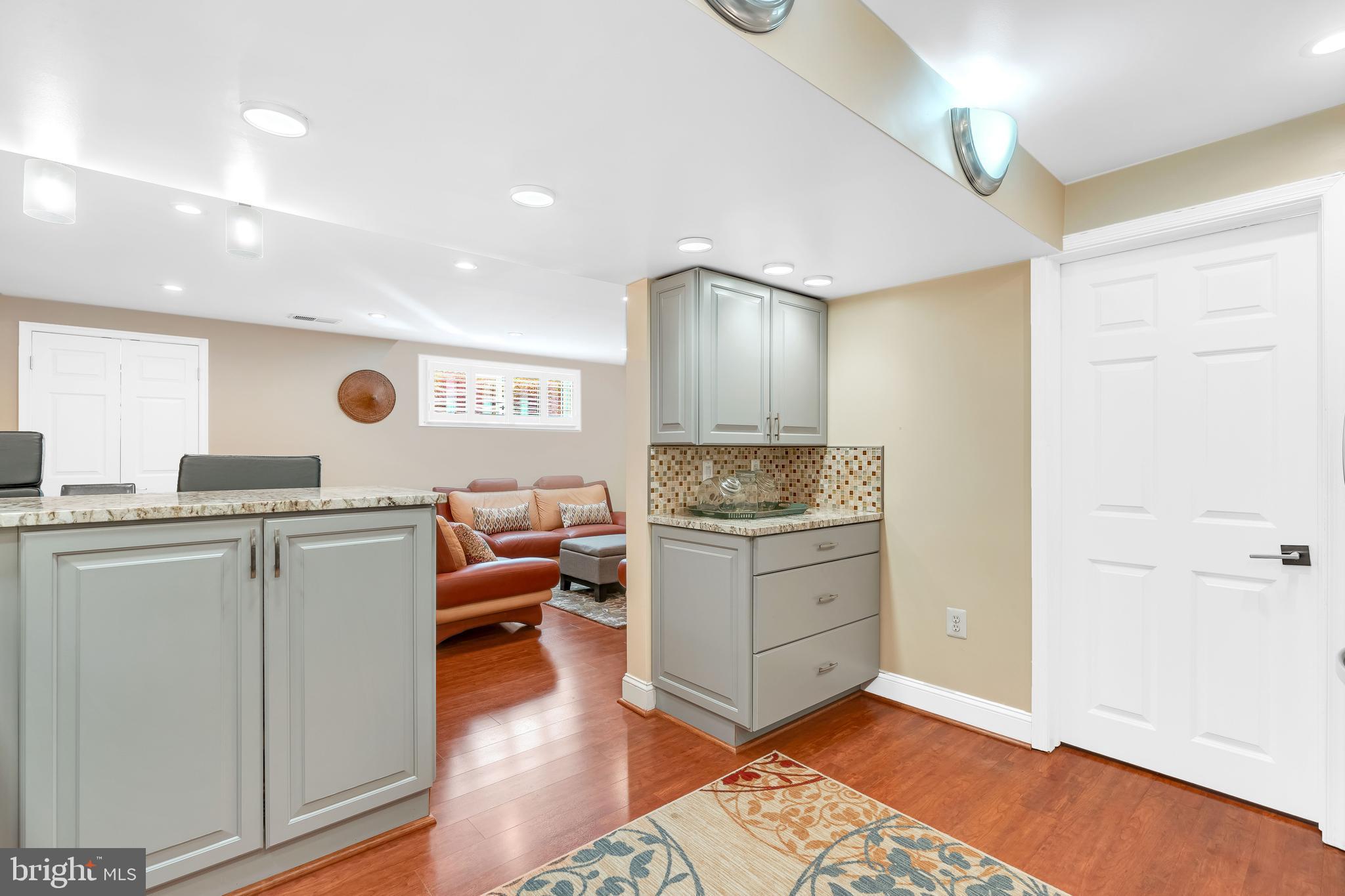 968 N ROCHESTER STREET