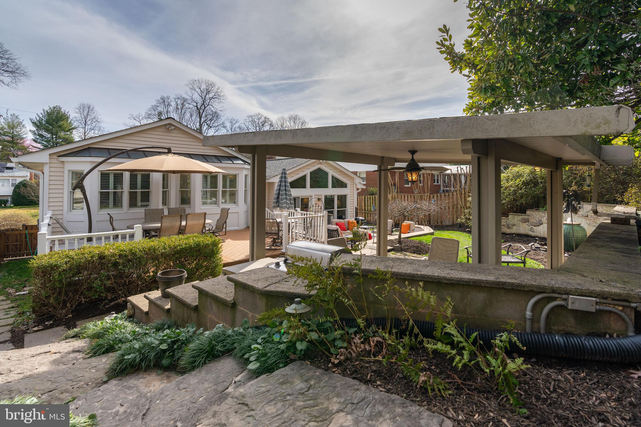 968 N ROCHESTER STREET