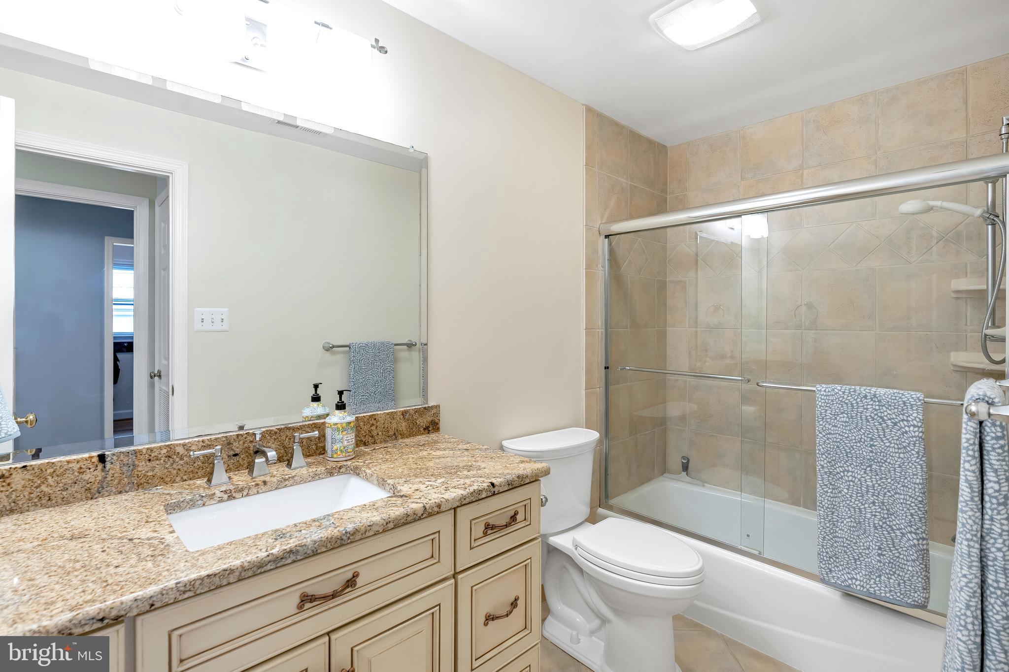 968 N ROCHESTER STREET