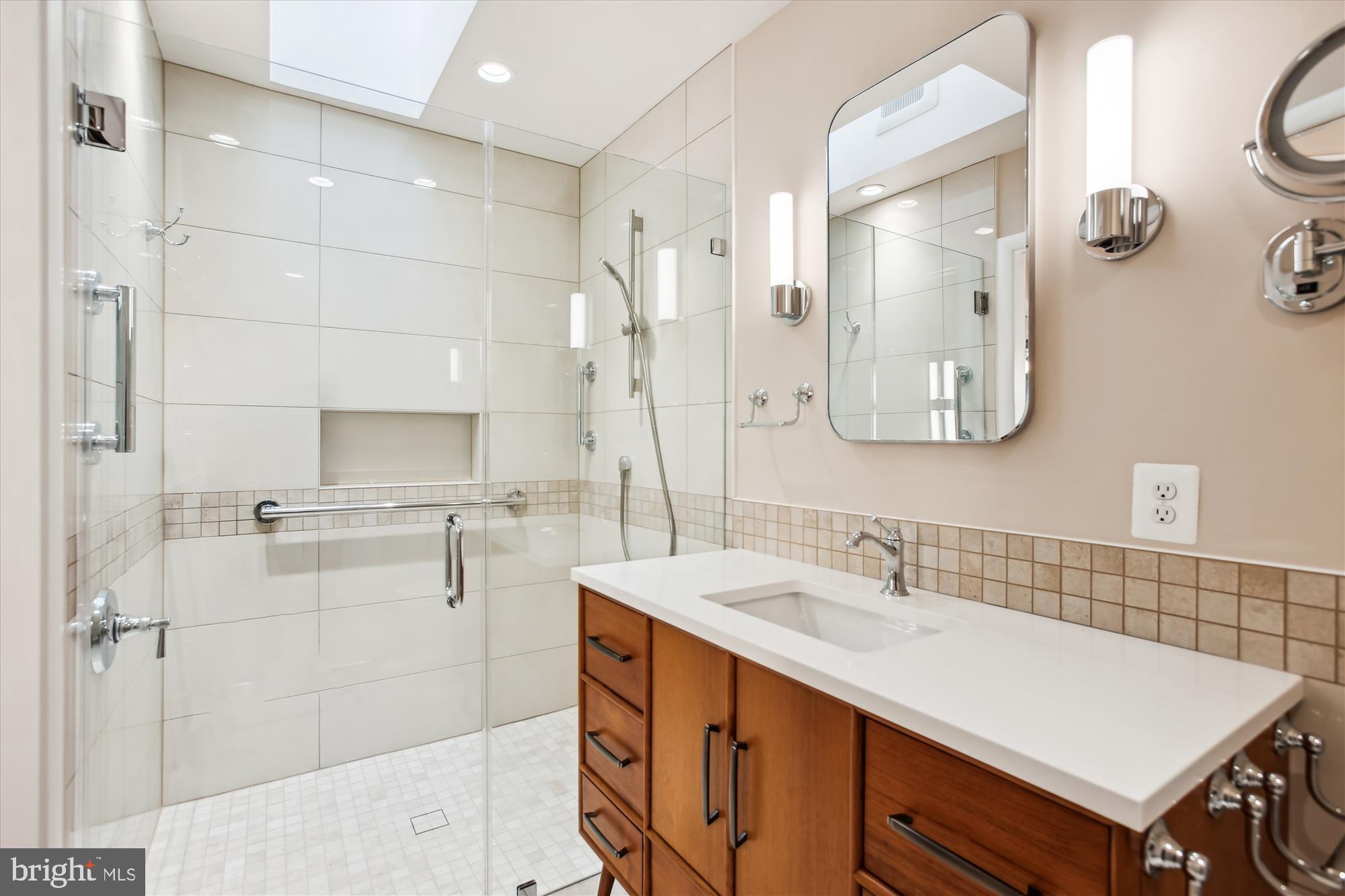 6662 VAN WINKLE DRIVE