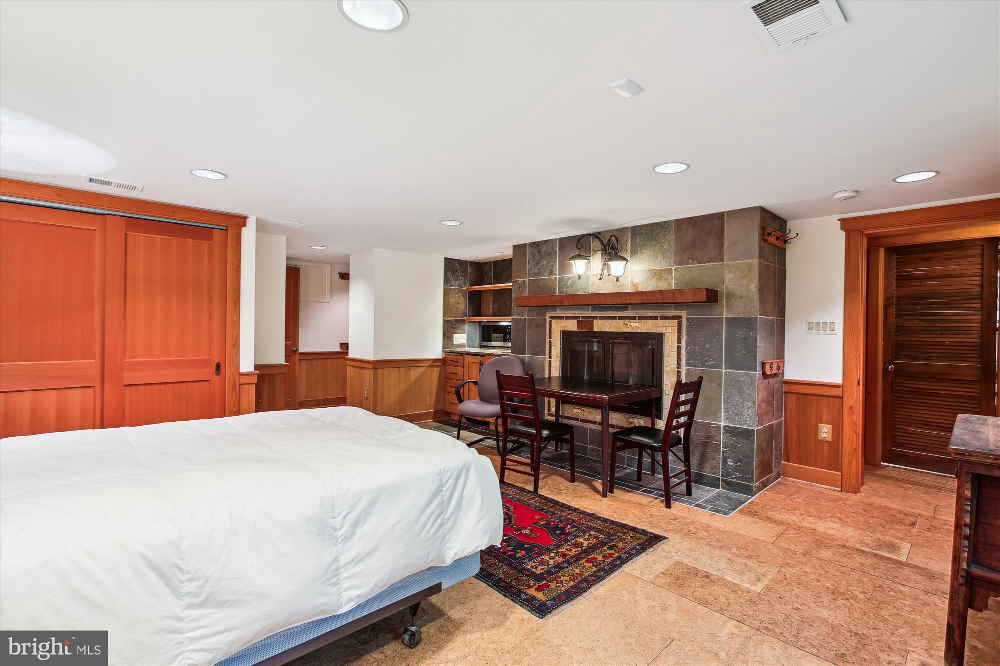 6662 VAN WINKLE DRIVE