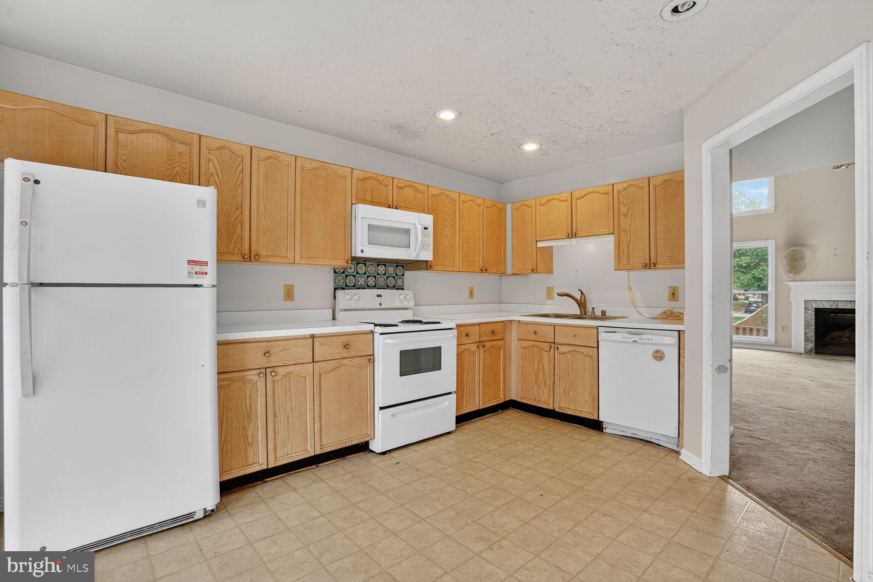 13920 BATON ROUGE COURT