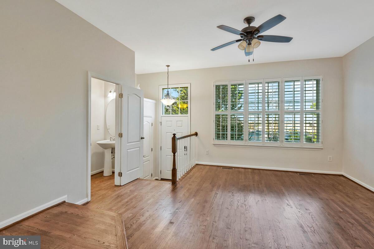 12025 EDGEMERE CIRCLE