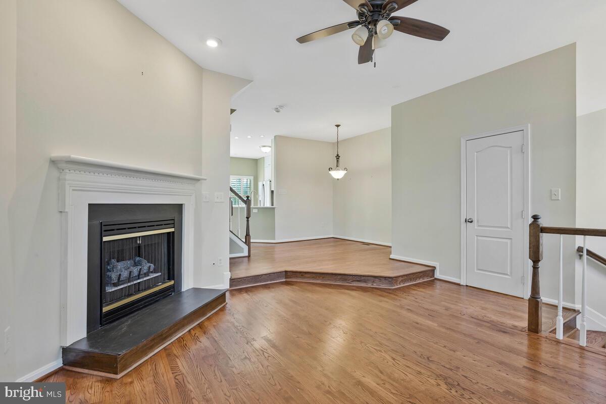 12025 EDGEMERE CIRCLE