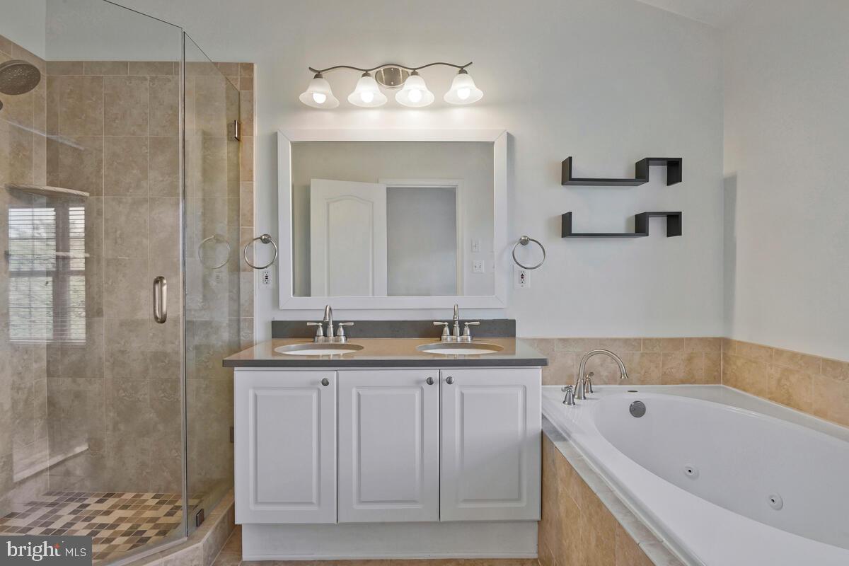 12025 EDGEMERE CIRCLE