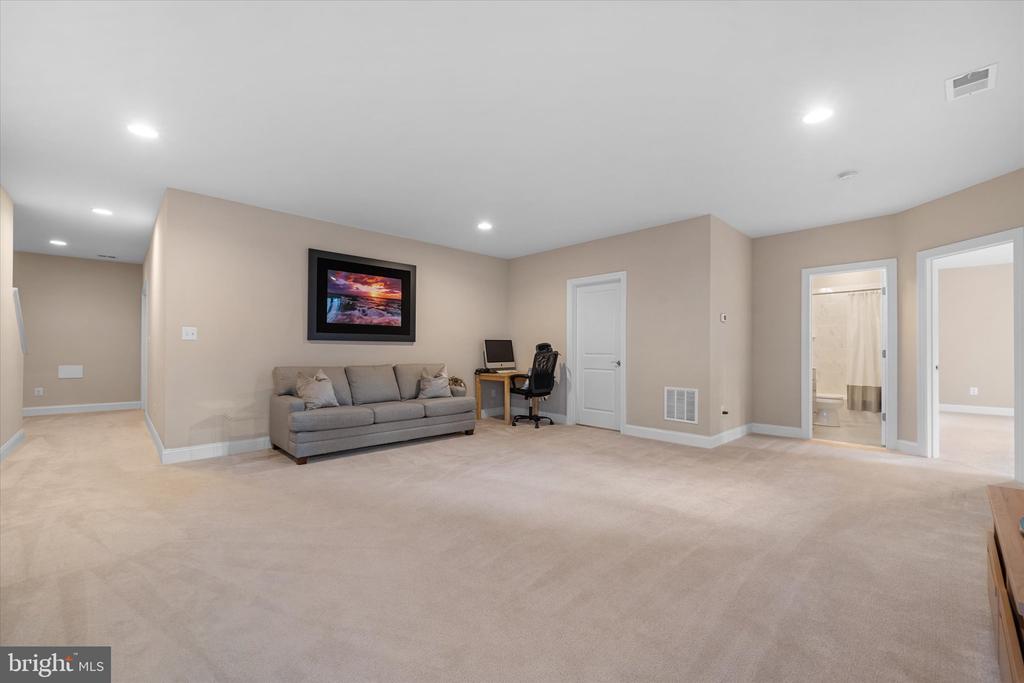 6201 CHAMPION OAK COURT