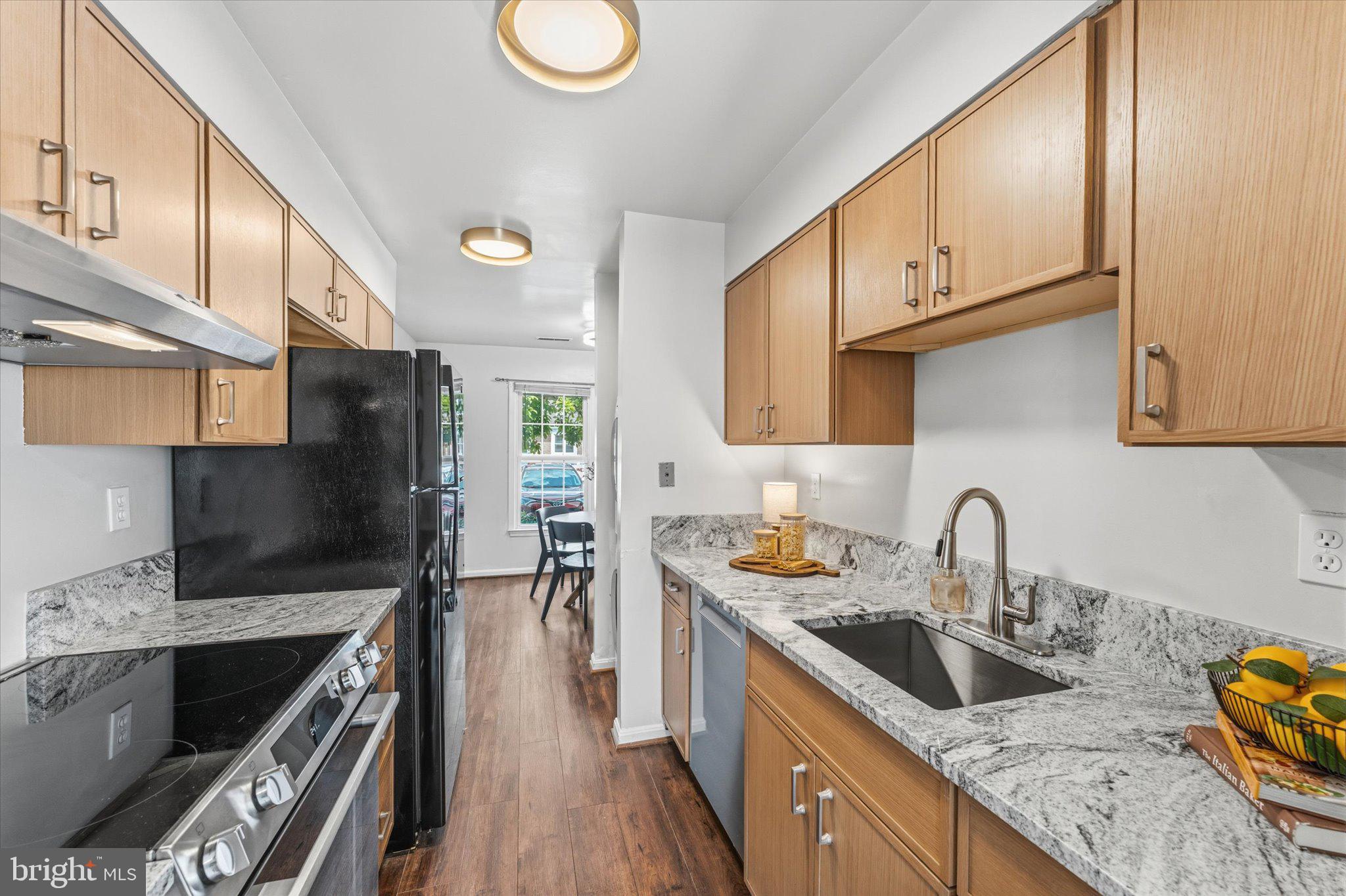 5838 BURKE MANOR COURT