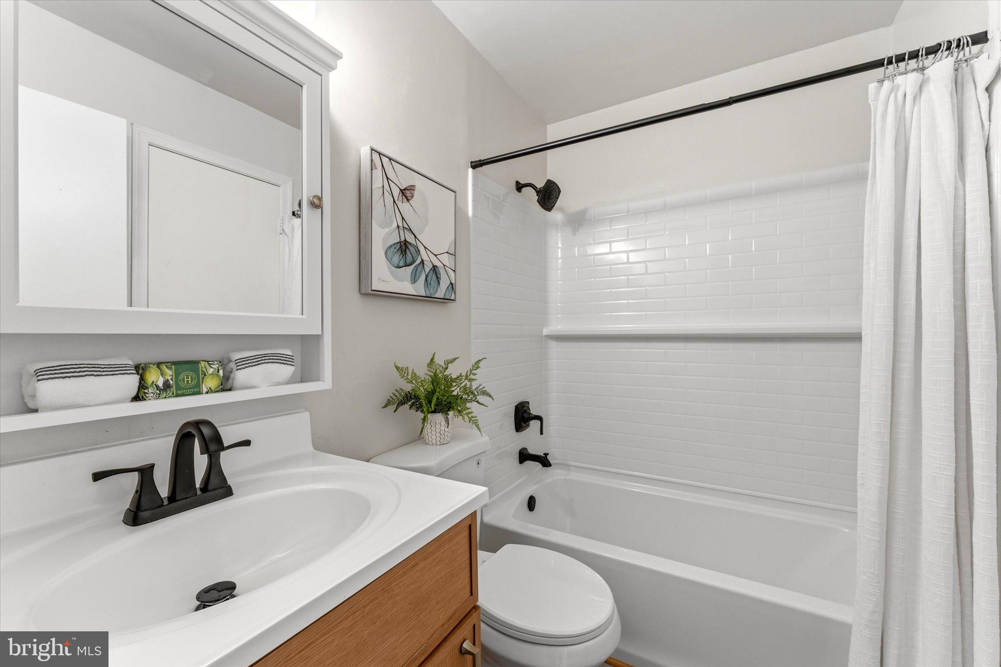 5838 BURKE MANOR COURT