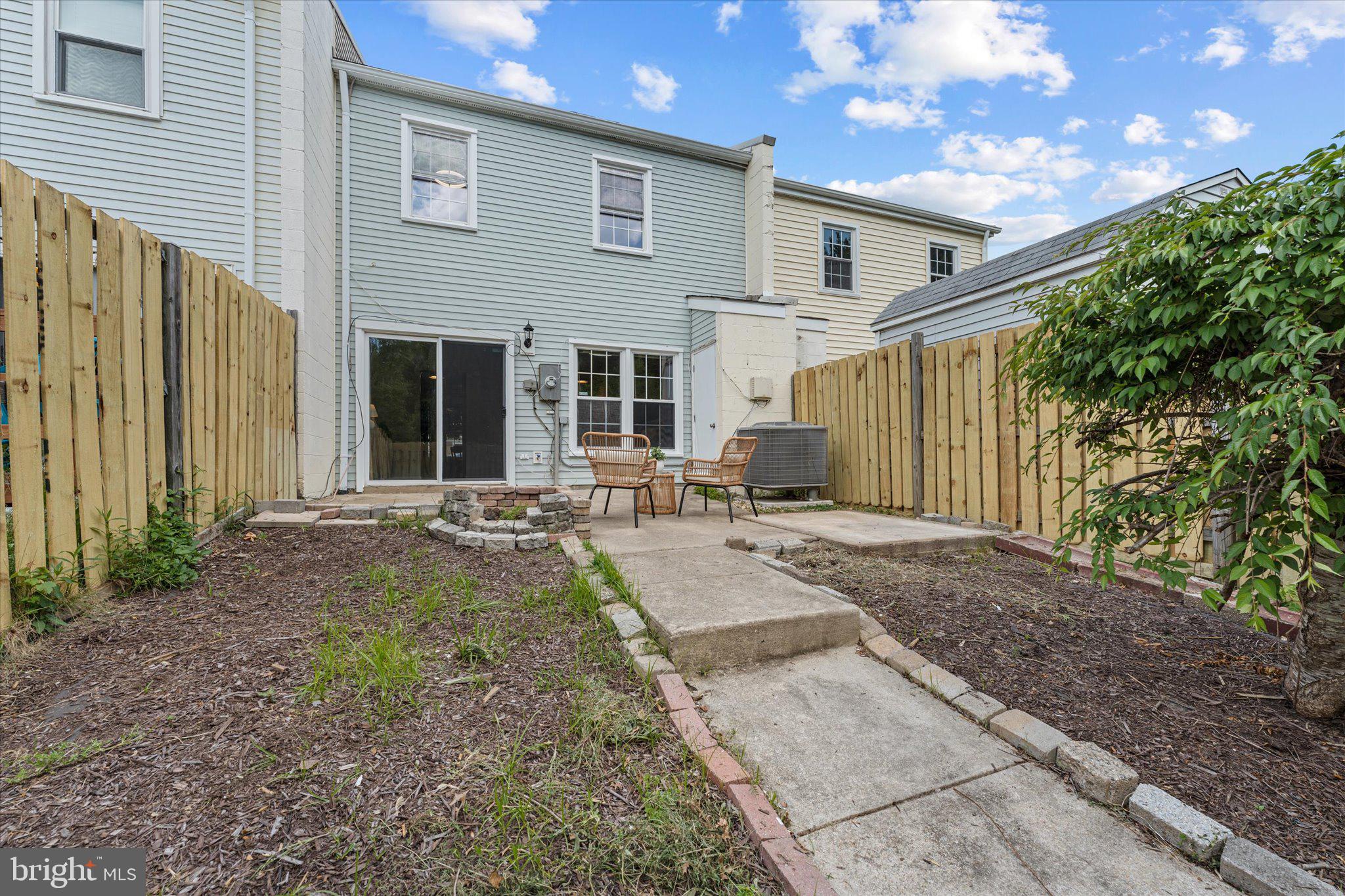 5838 BURKE MANOR COURT