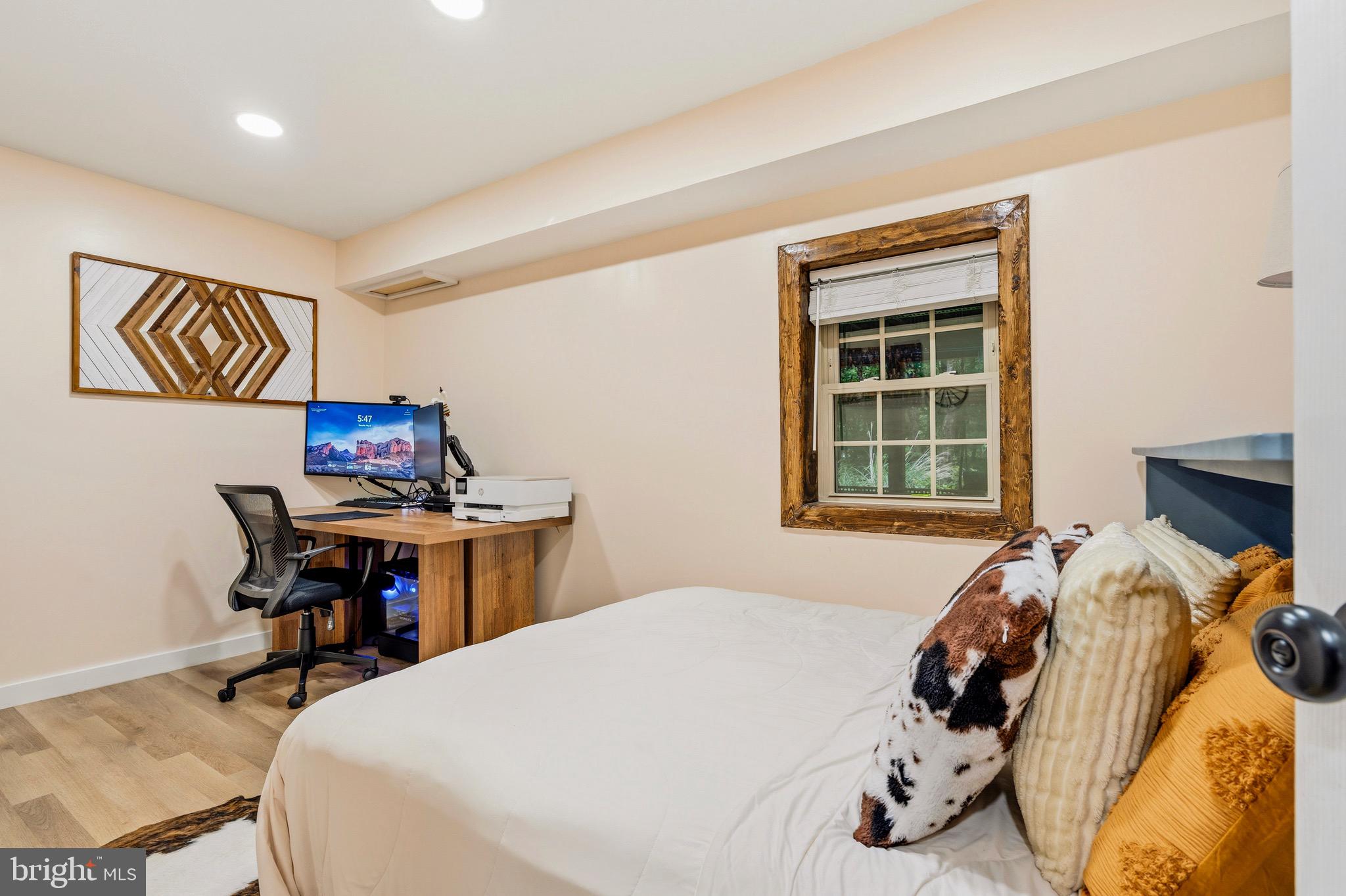2605 SESKEY GLEN COURT