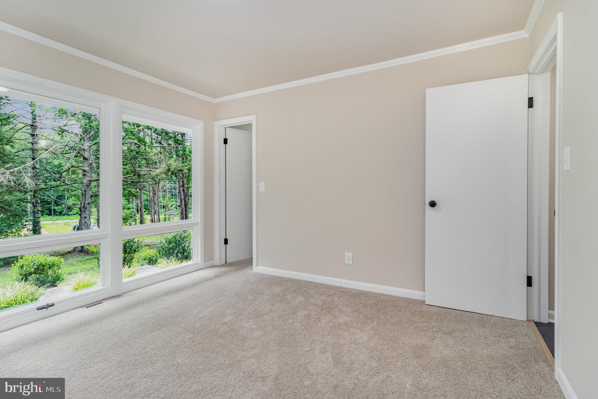 5563 JEFFERSON HIGHWAY