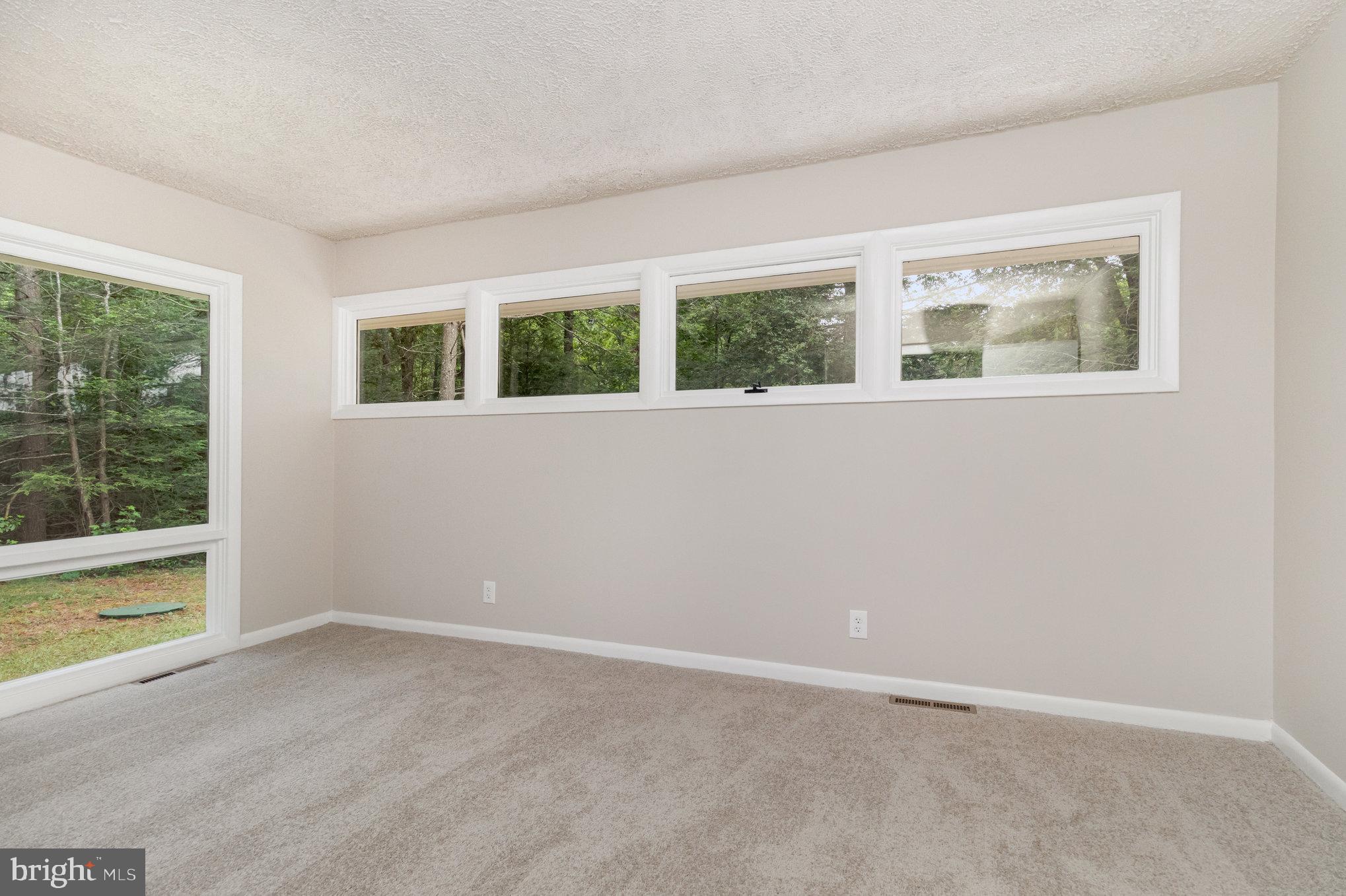 5563 JEFFERSON HIGHWAY