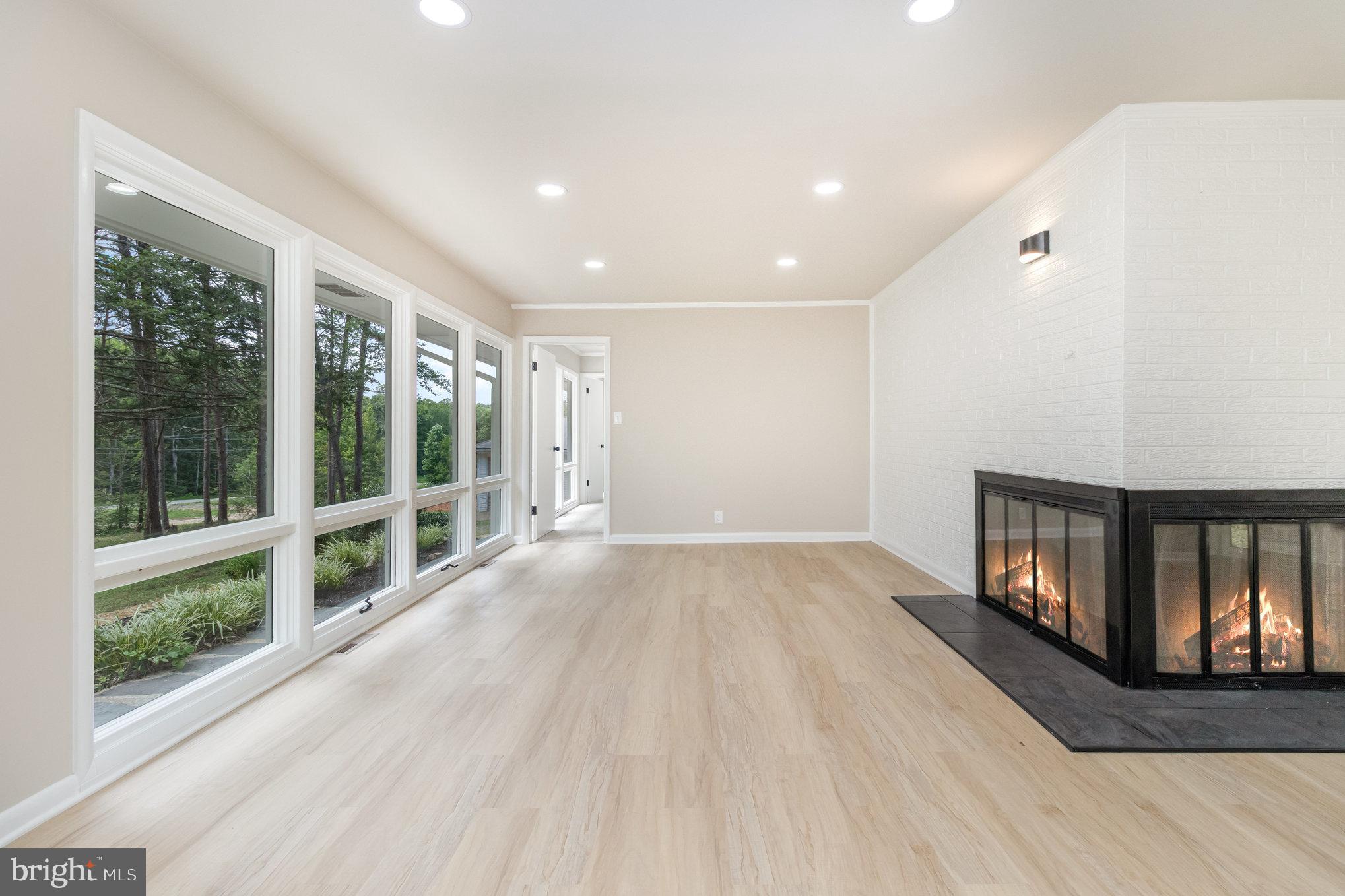 5563 JEFFERSON HIGHWAY