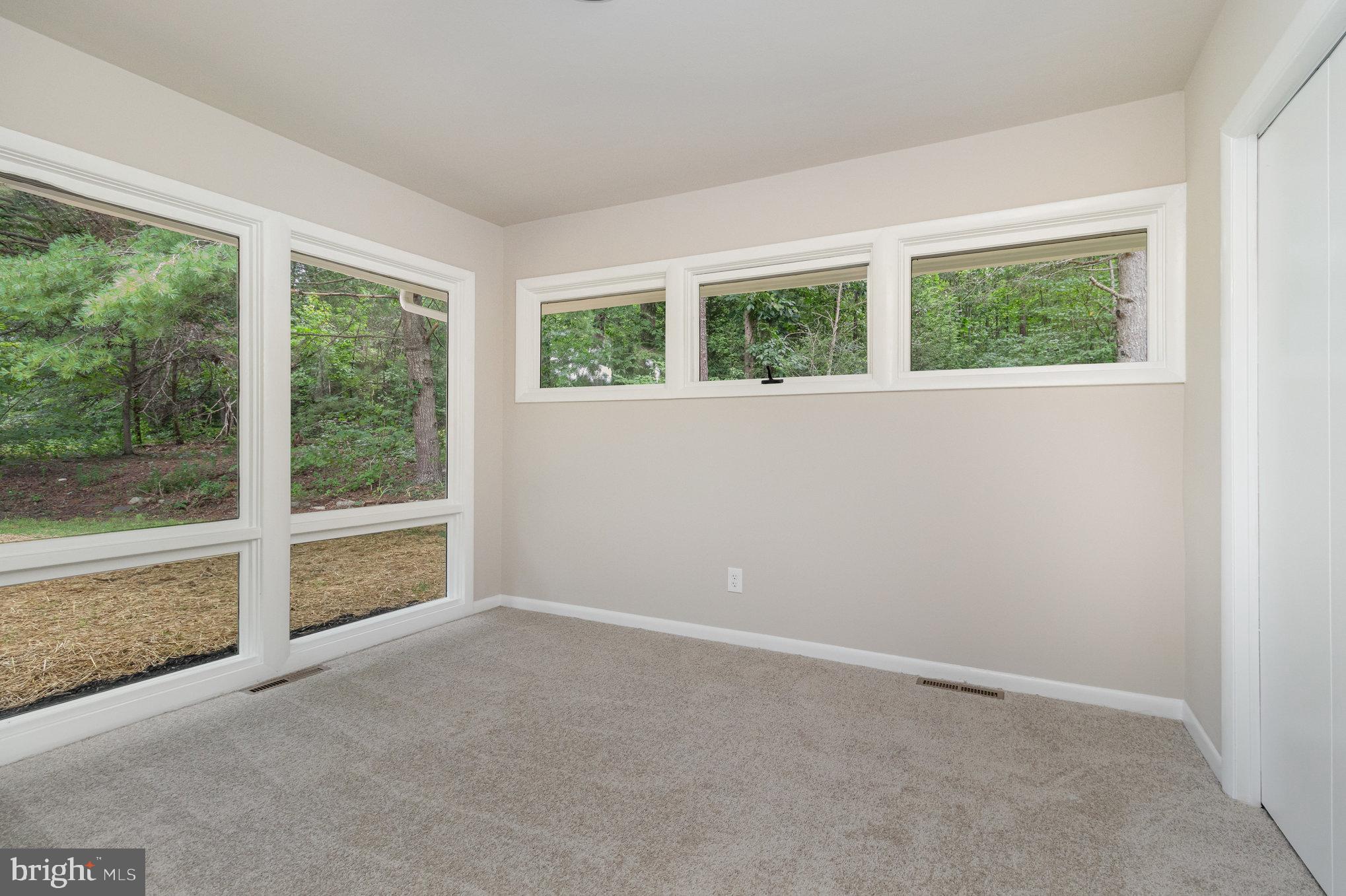 5563 JEFFERSON HIGHWAY