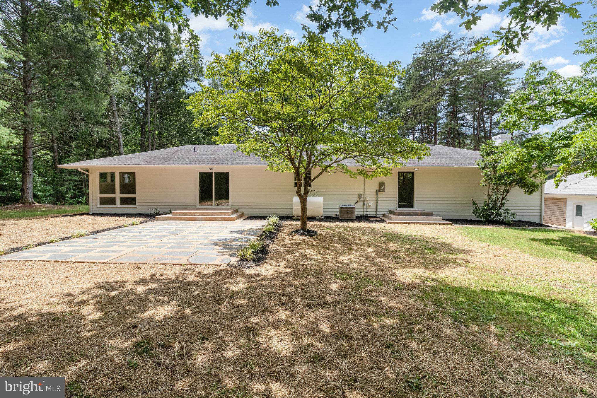 5563 JEFFERSON HIGHWAY