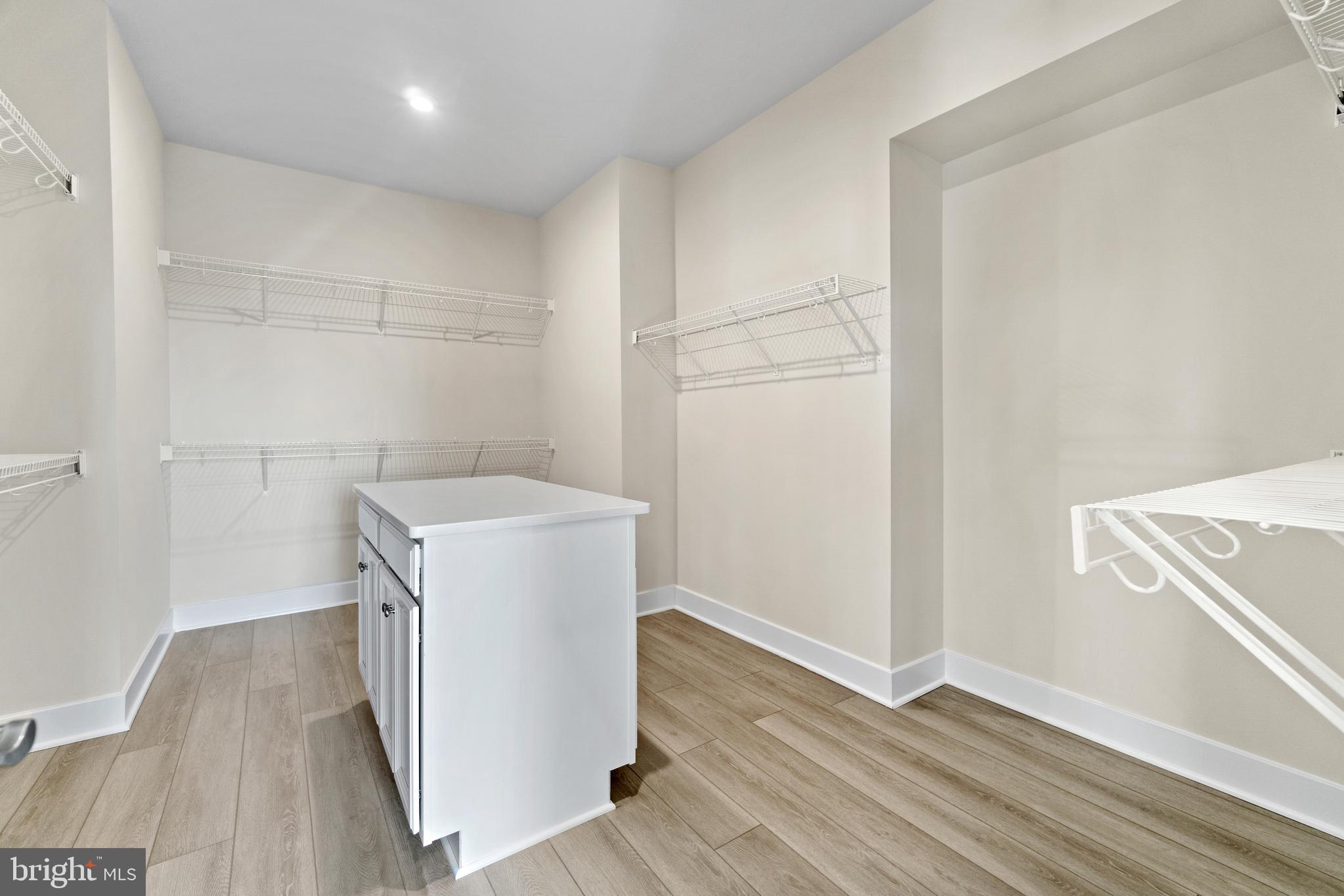 938 WARLANDER DRIVE SW