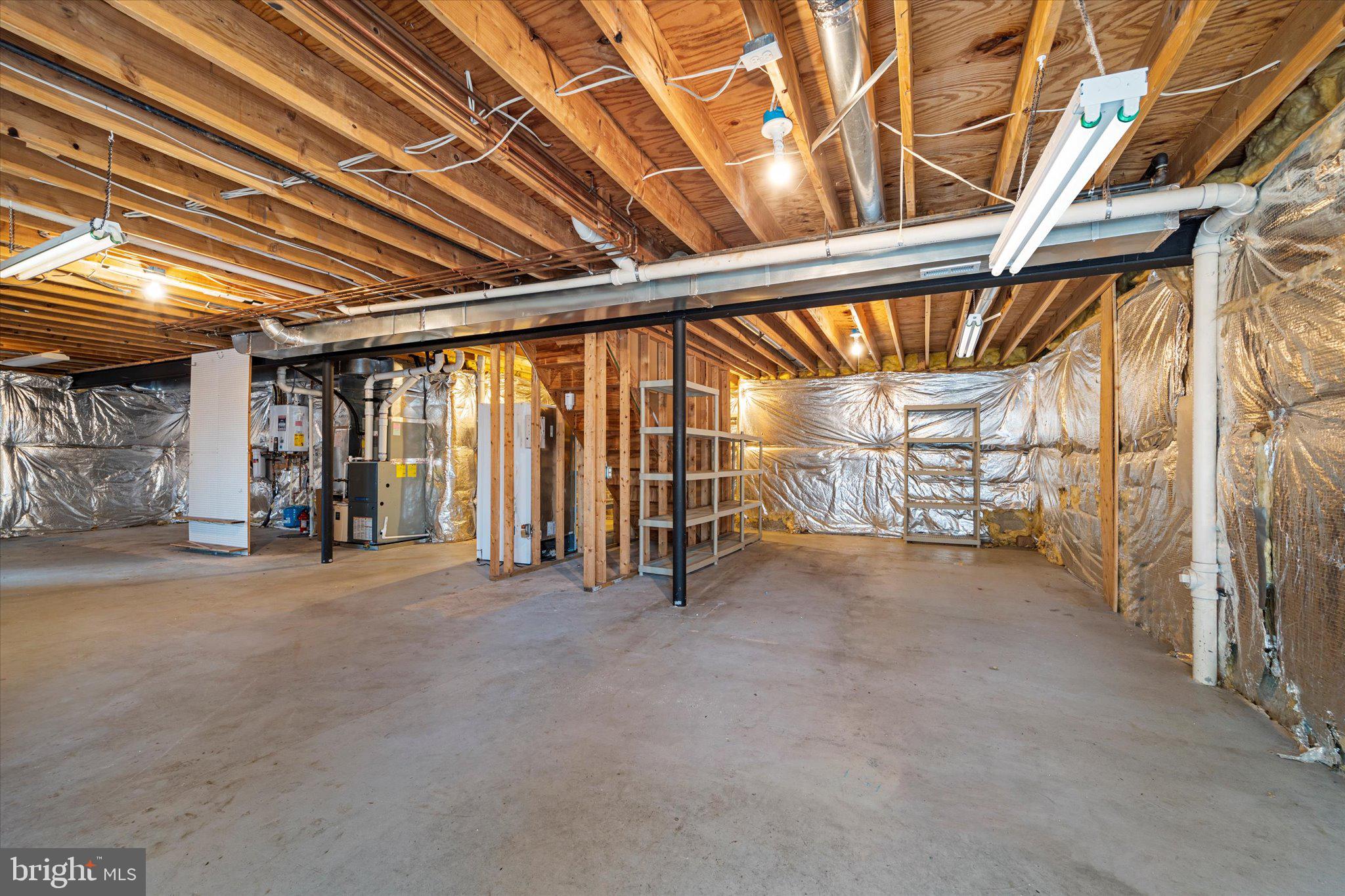 19028 SNOWBERRY COURT