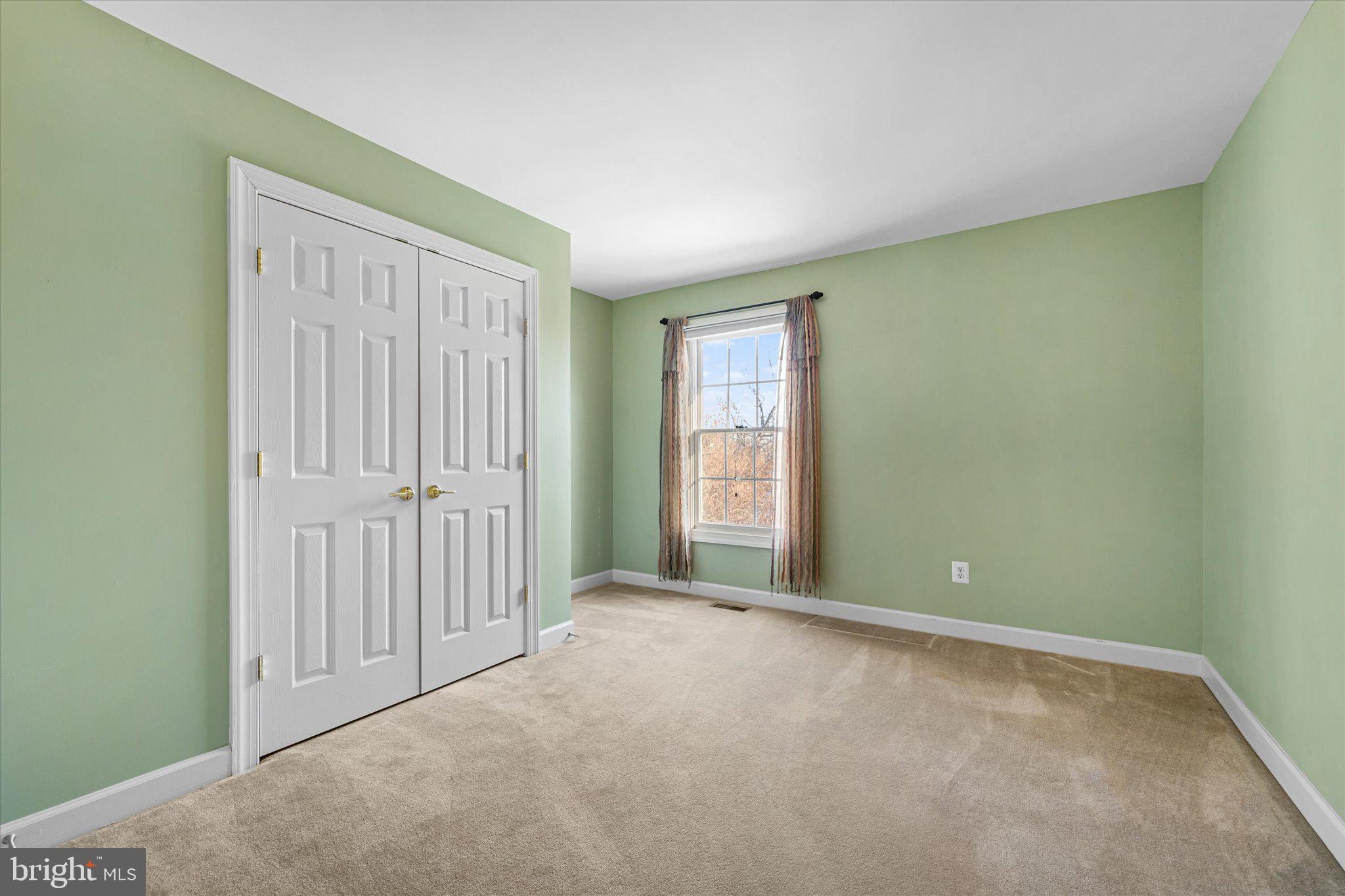 19028 SNOWBERRY COURT