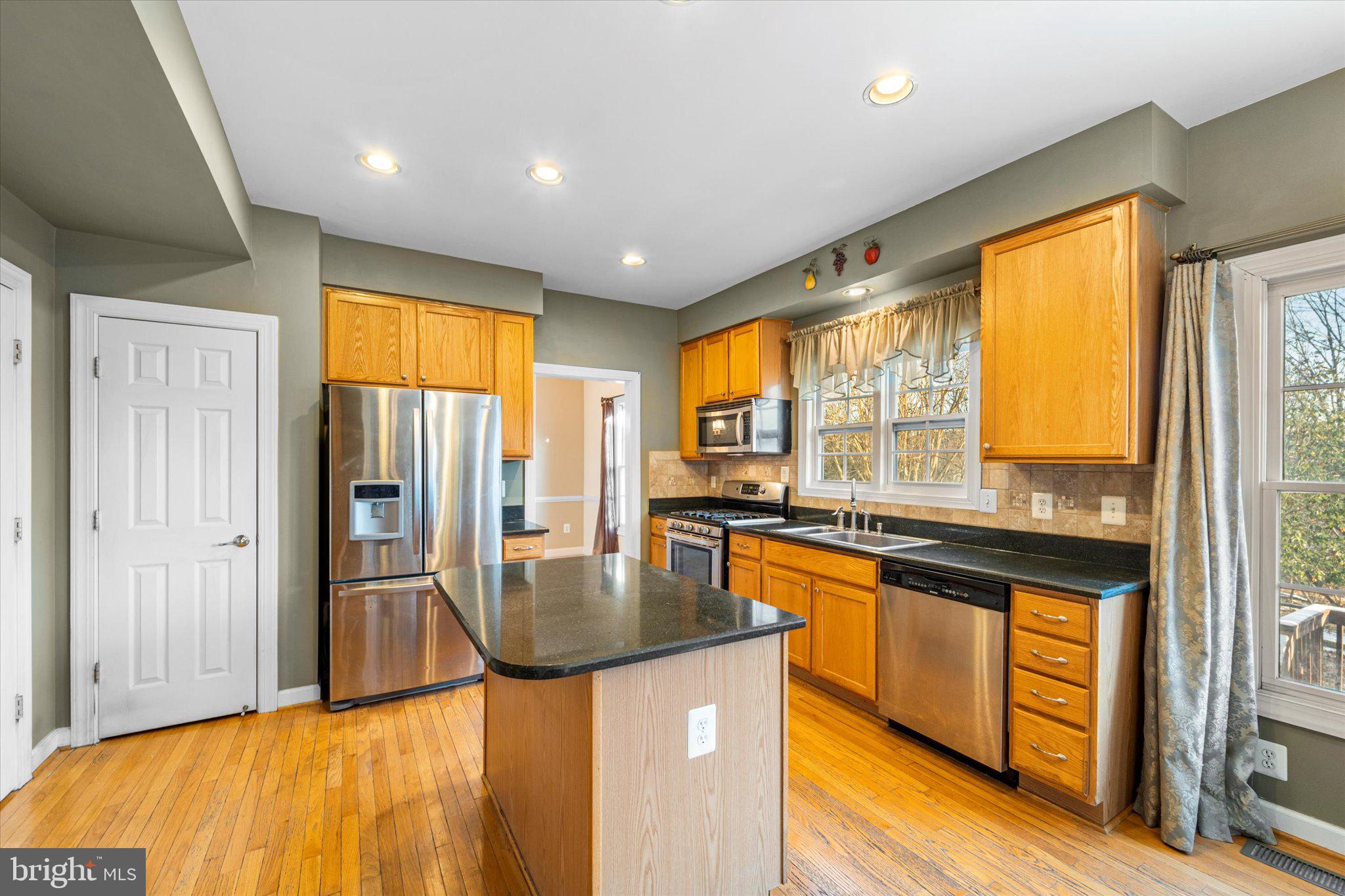 19028 SNOWBERRY COURT