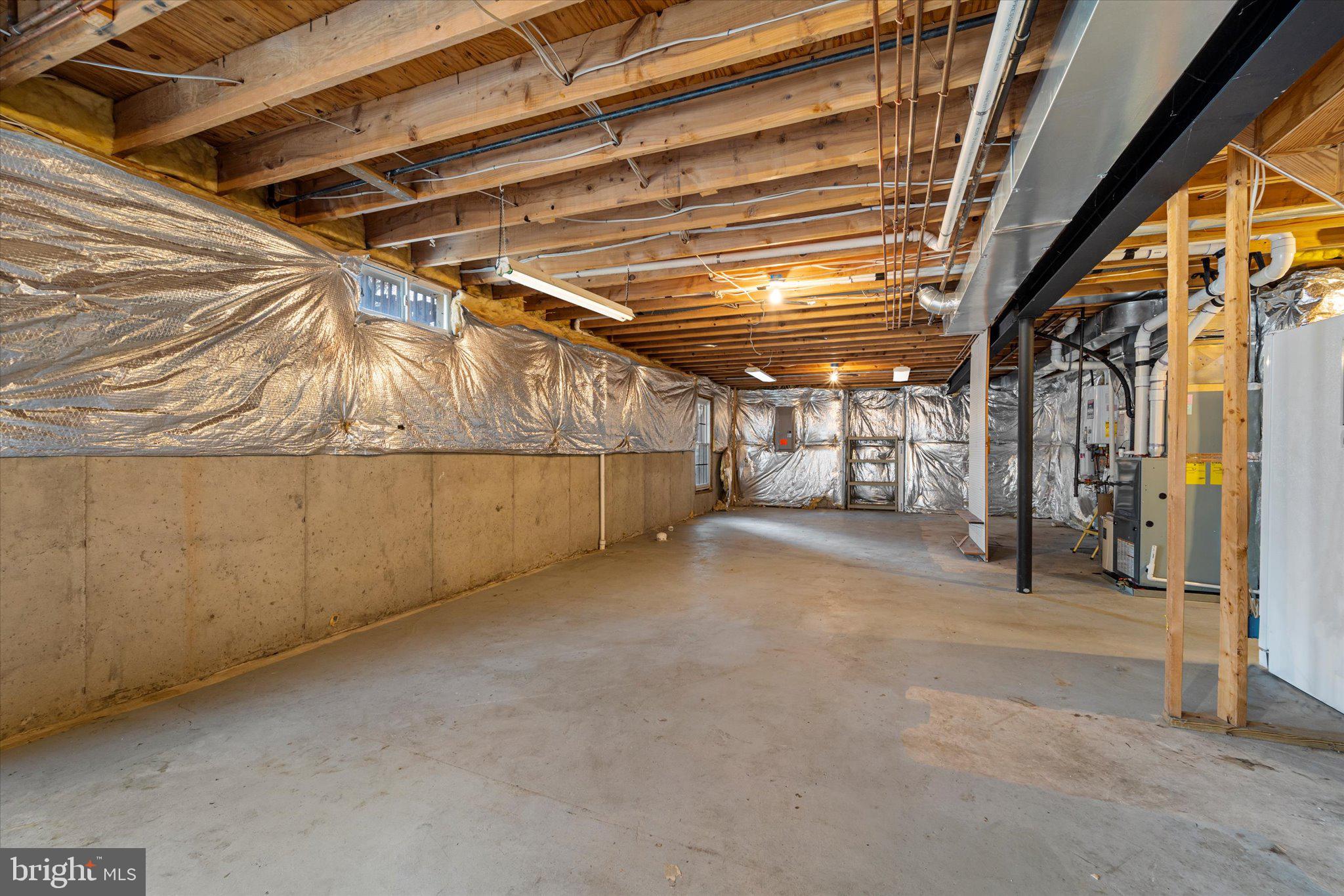 19028 SNOWBERRY COURT