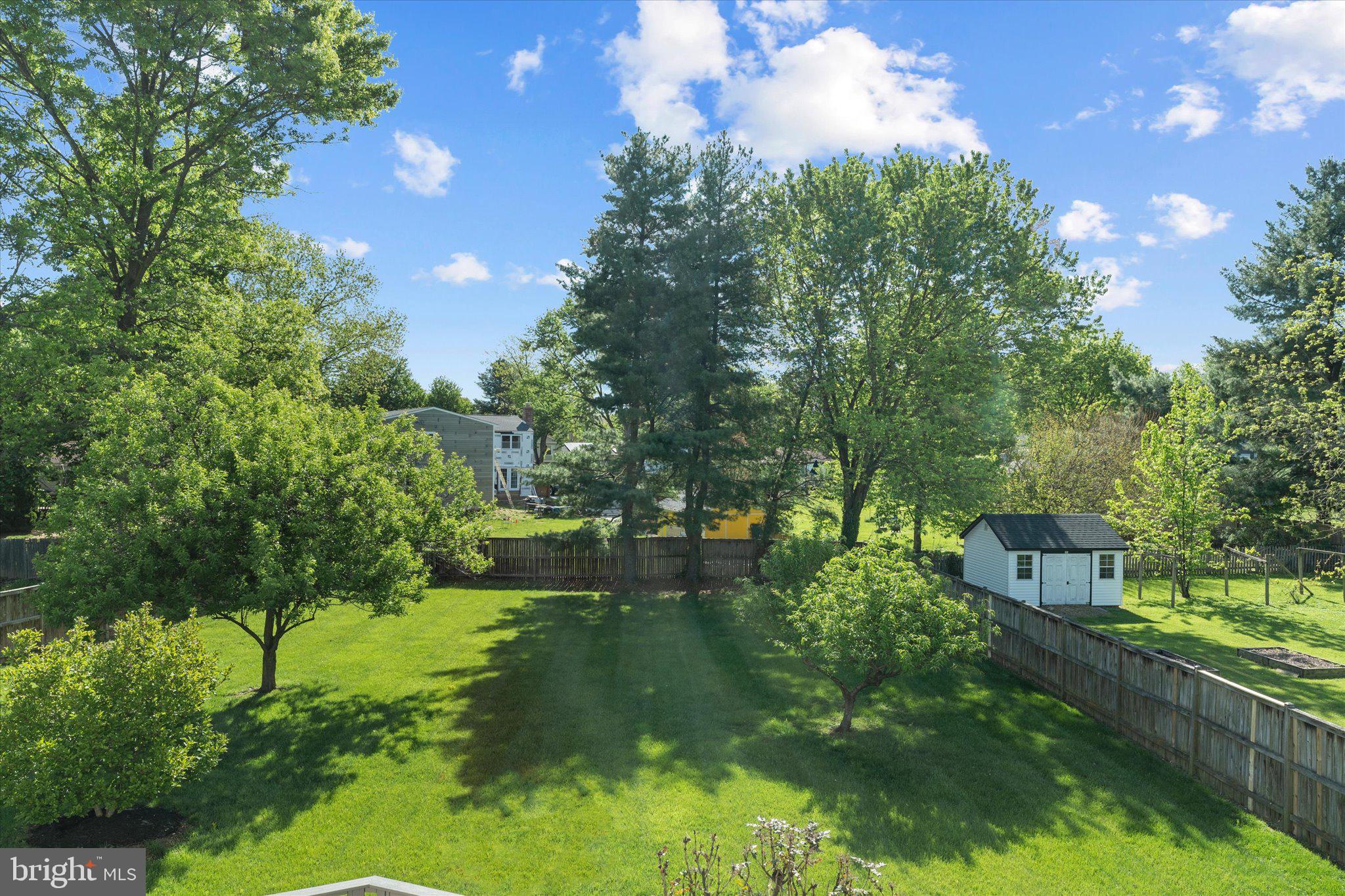 408 CHERRY LANE NE