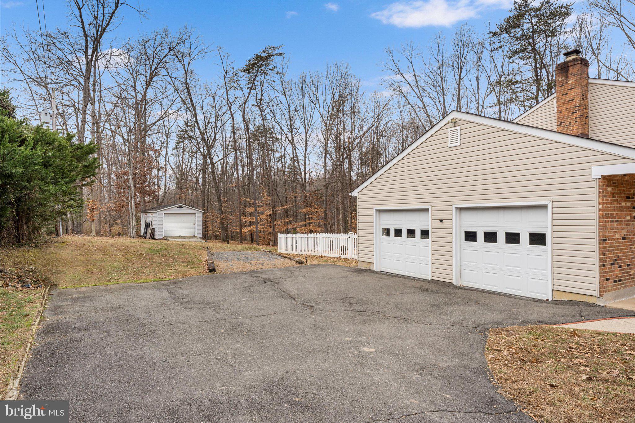 8015 STILLBROOKE ROAD