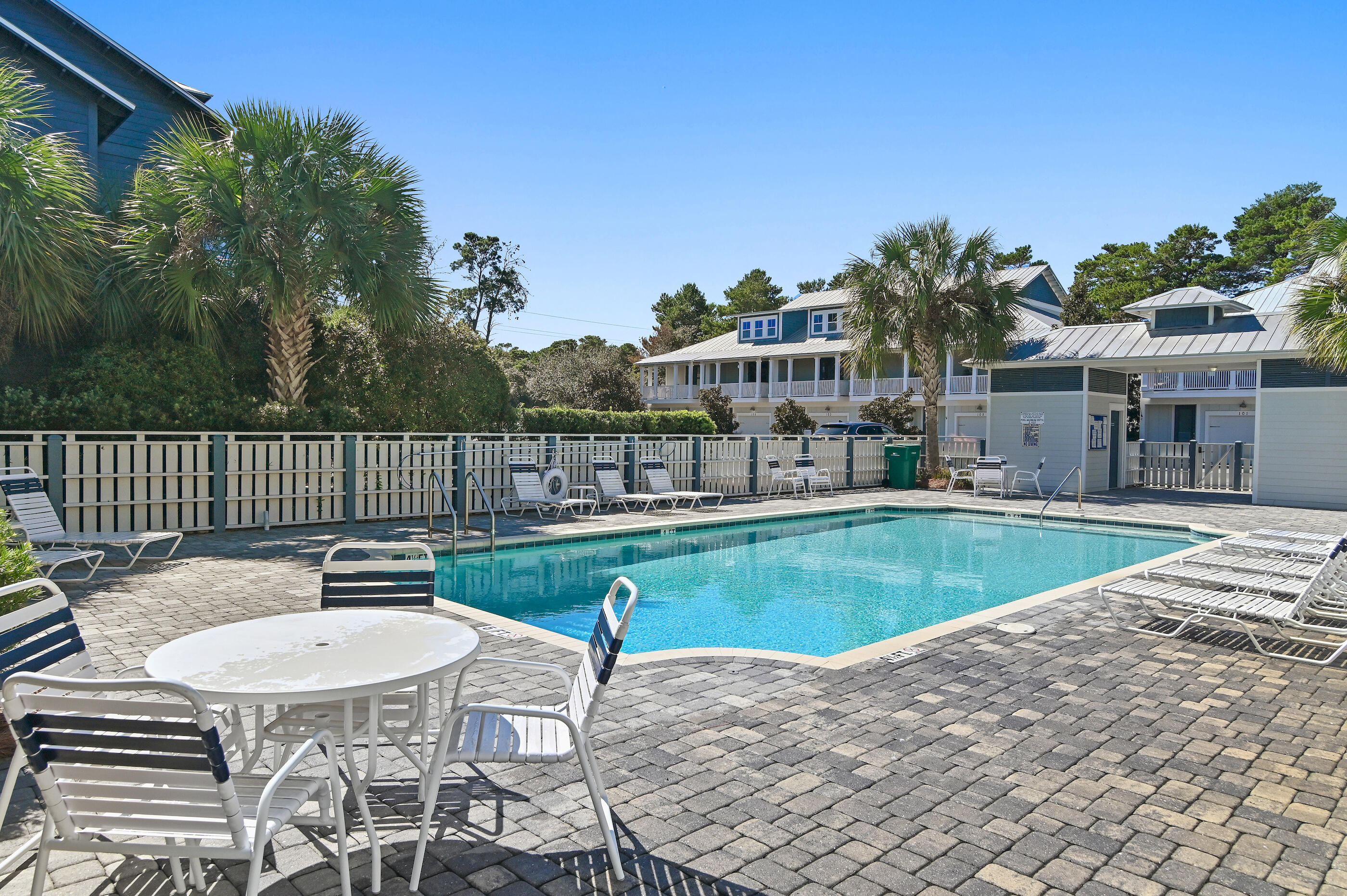 4923 E County Highway 30A F103