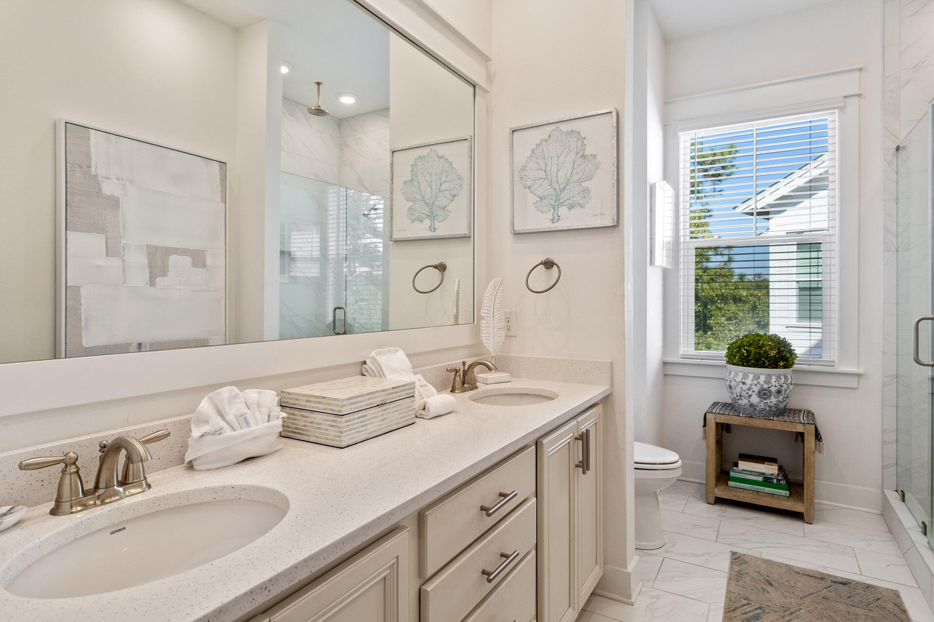 125 W Pine Lands Loop UNIT B