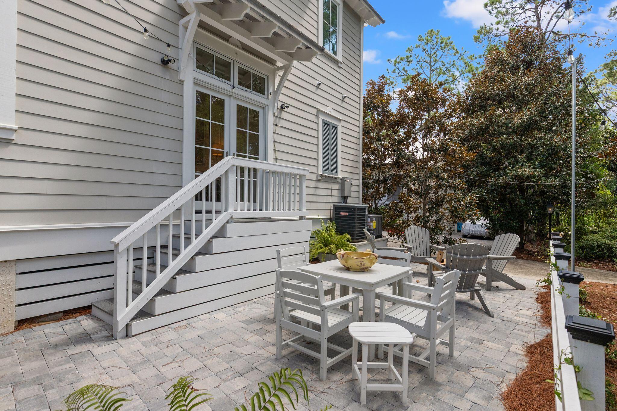 16 Spanish Moss Lane