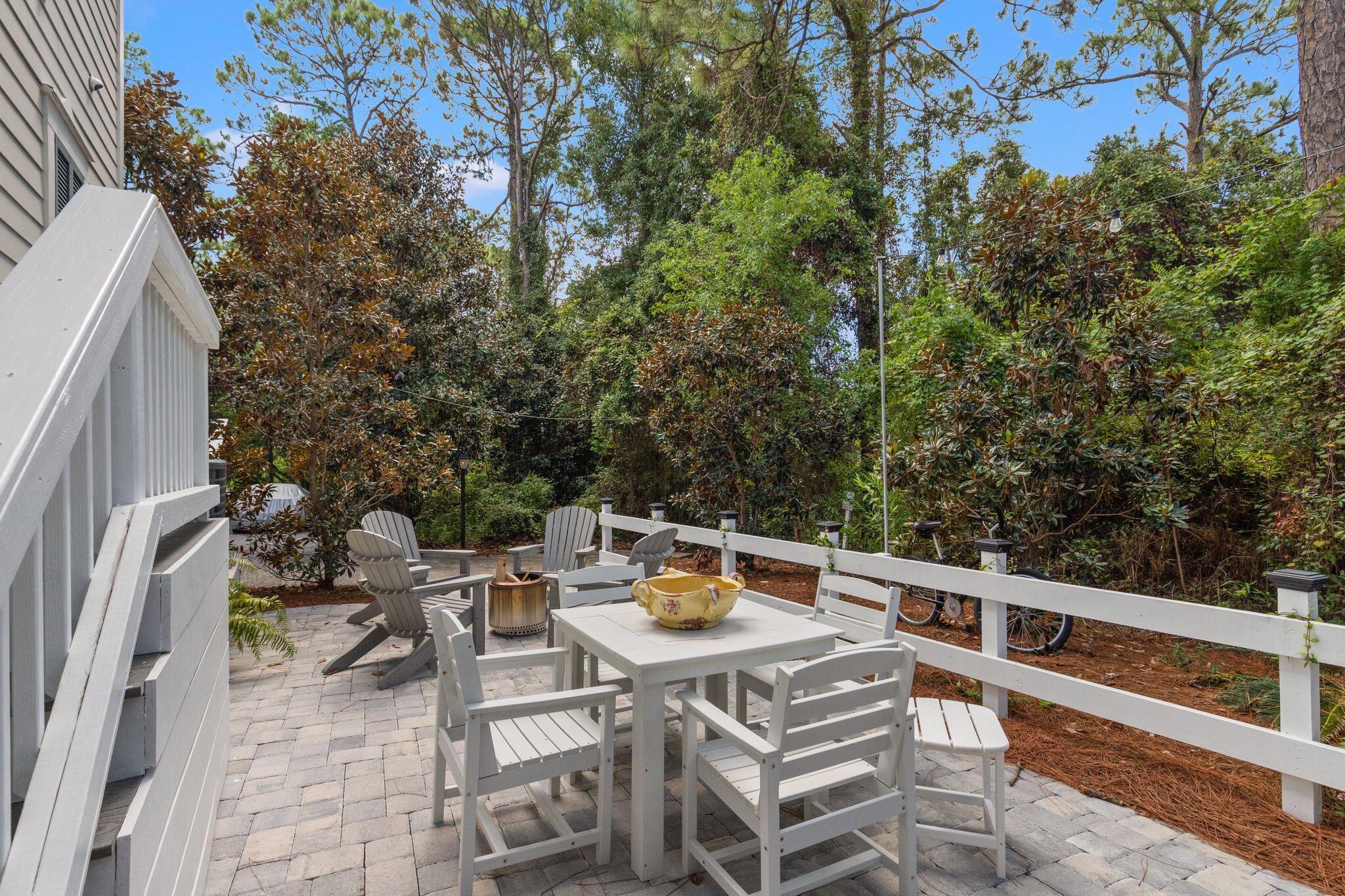 16 Spanish Moss Lane