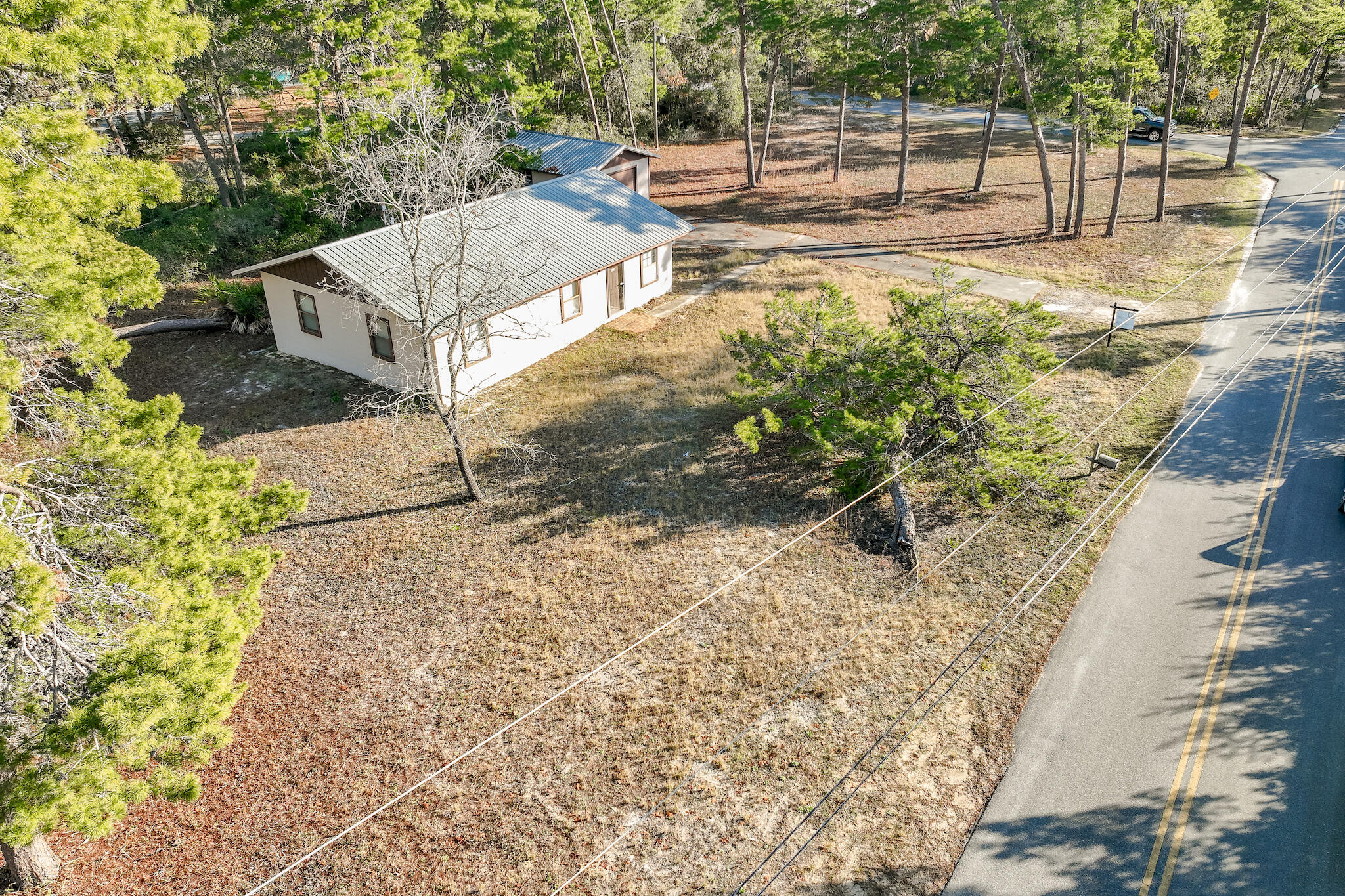 323 E Pinewood Lane