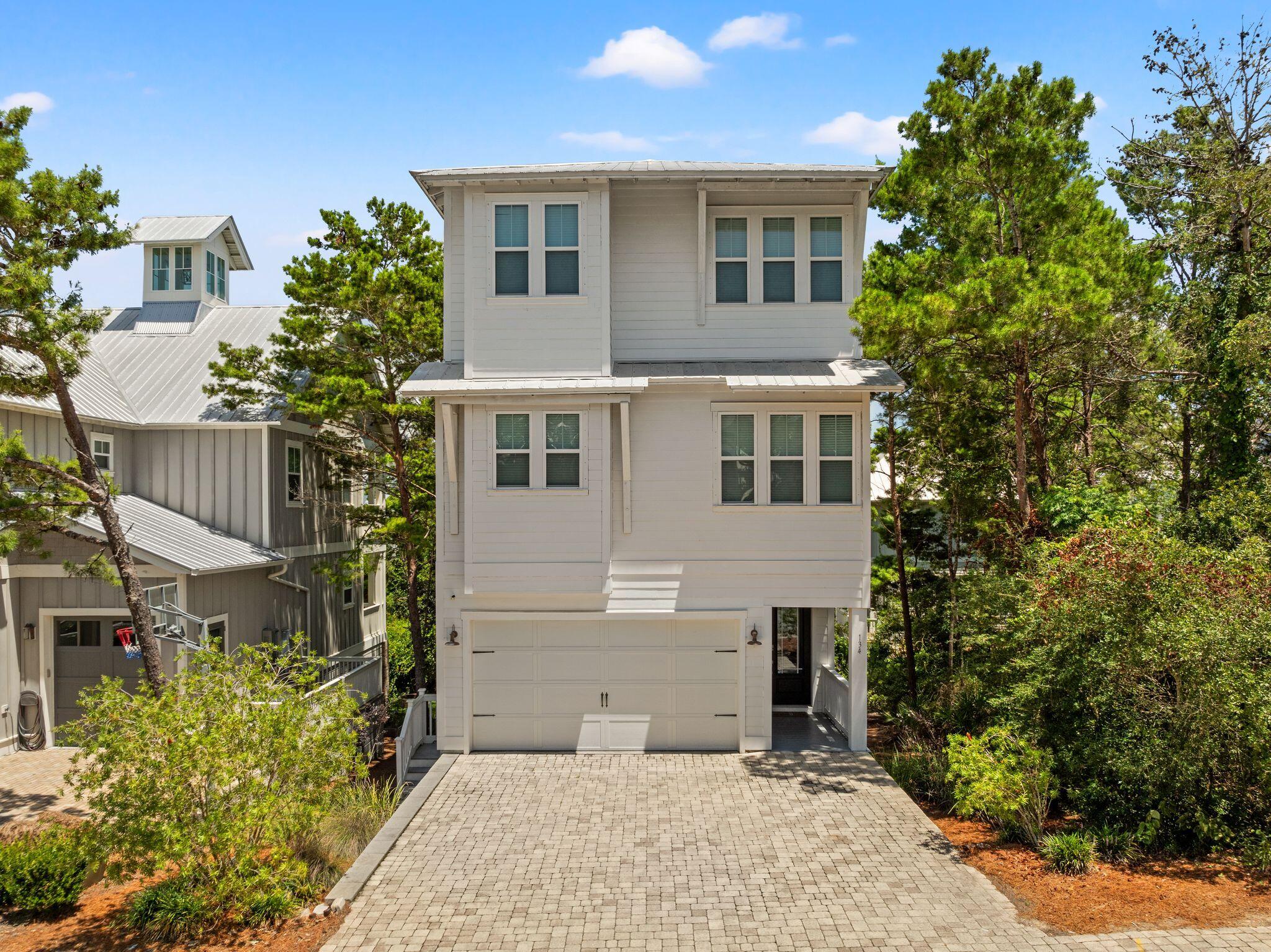 134 Grande Pointe Drive