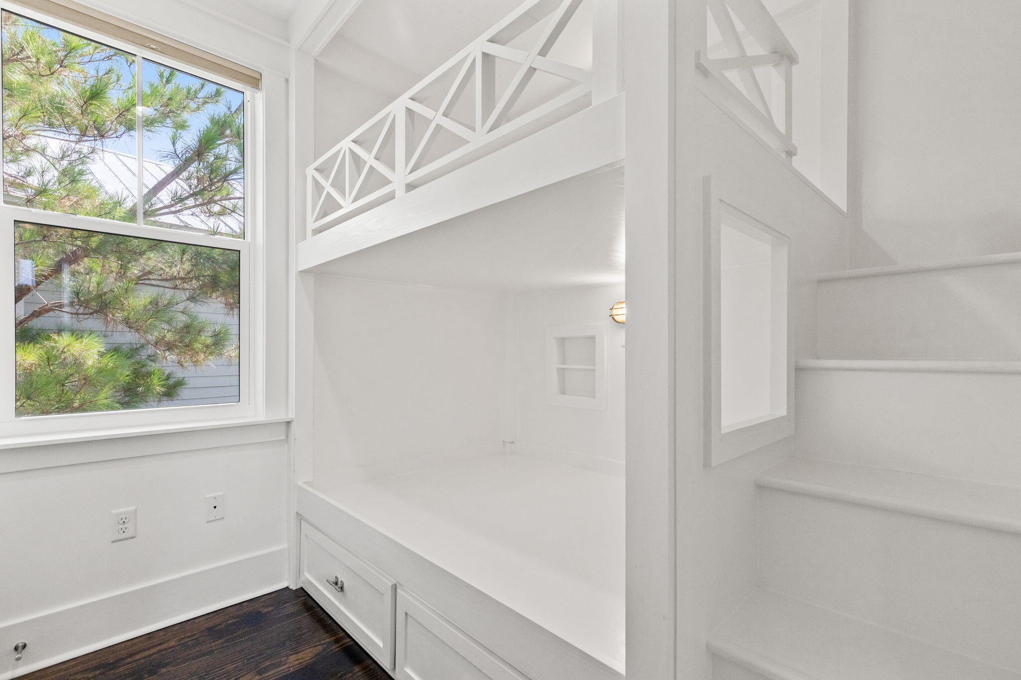 694 Flatwoods Forest Loop