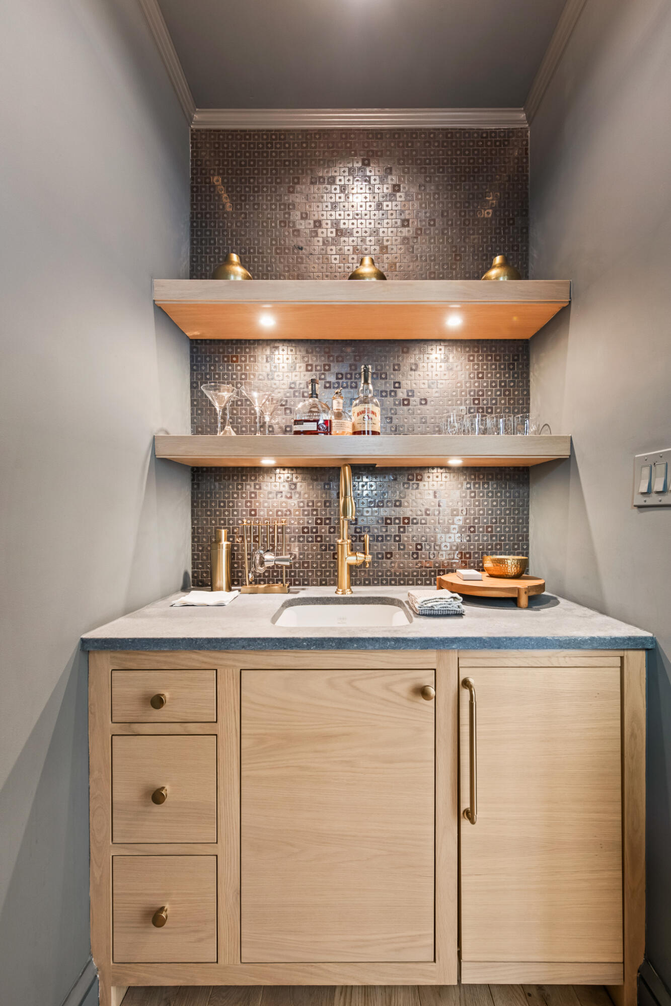 16 Smugglers Alley BB6