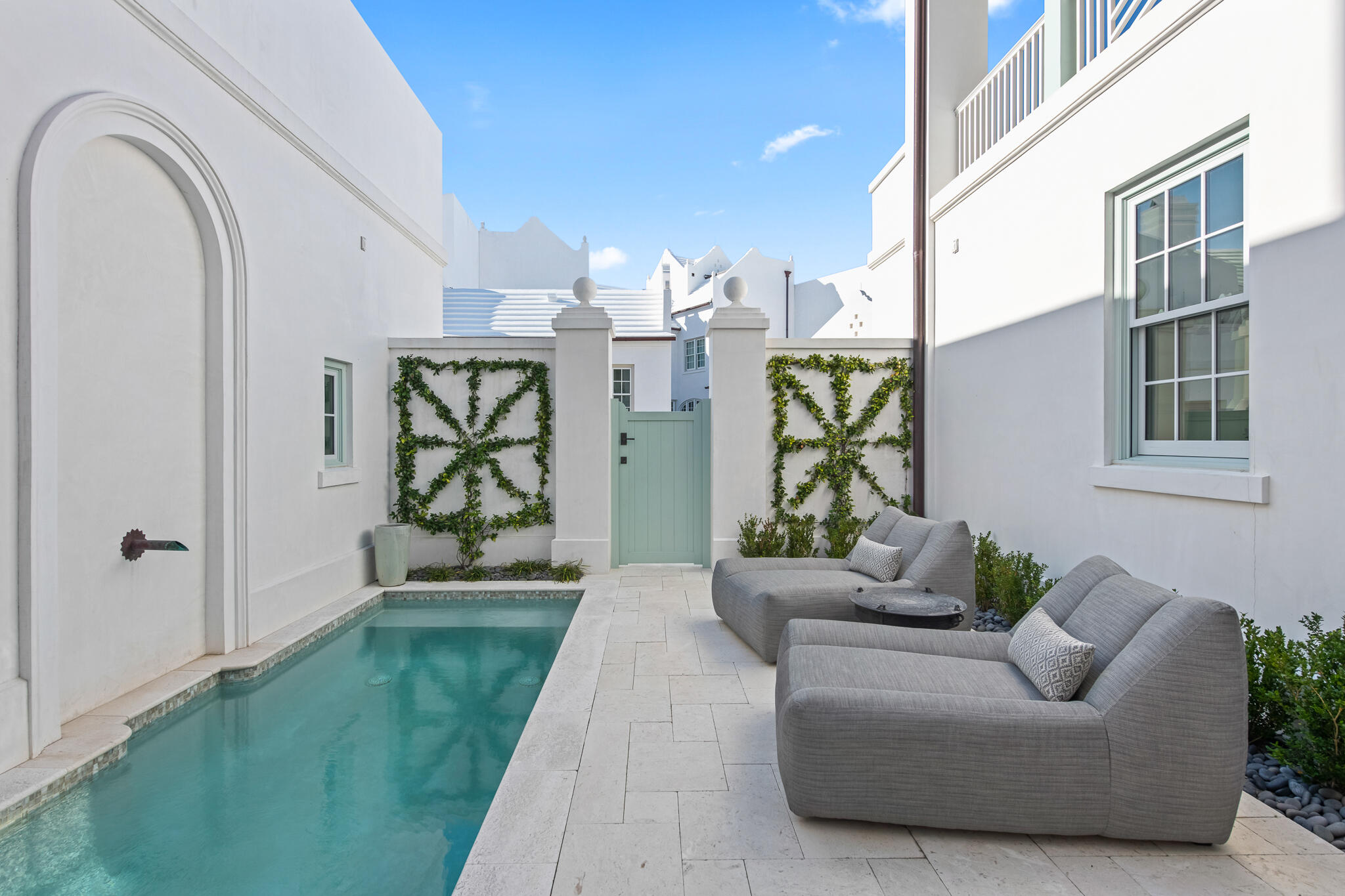 16 Smugglers Alley BB6