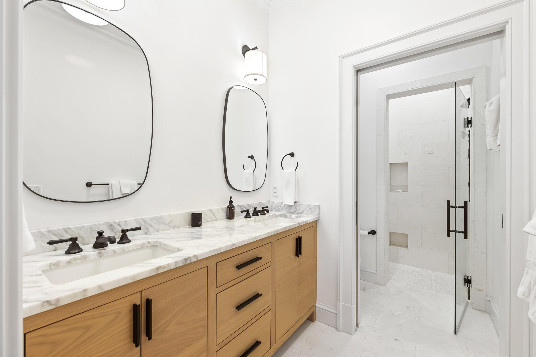 16 Smugglers Alley BB6