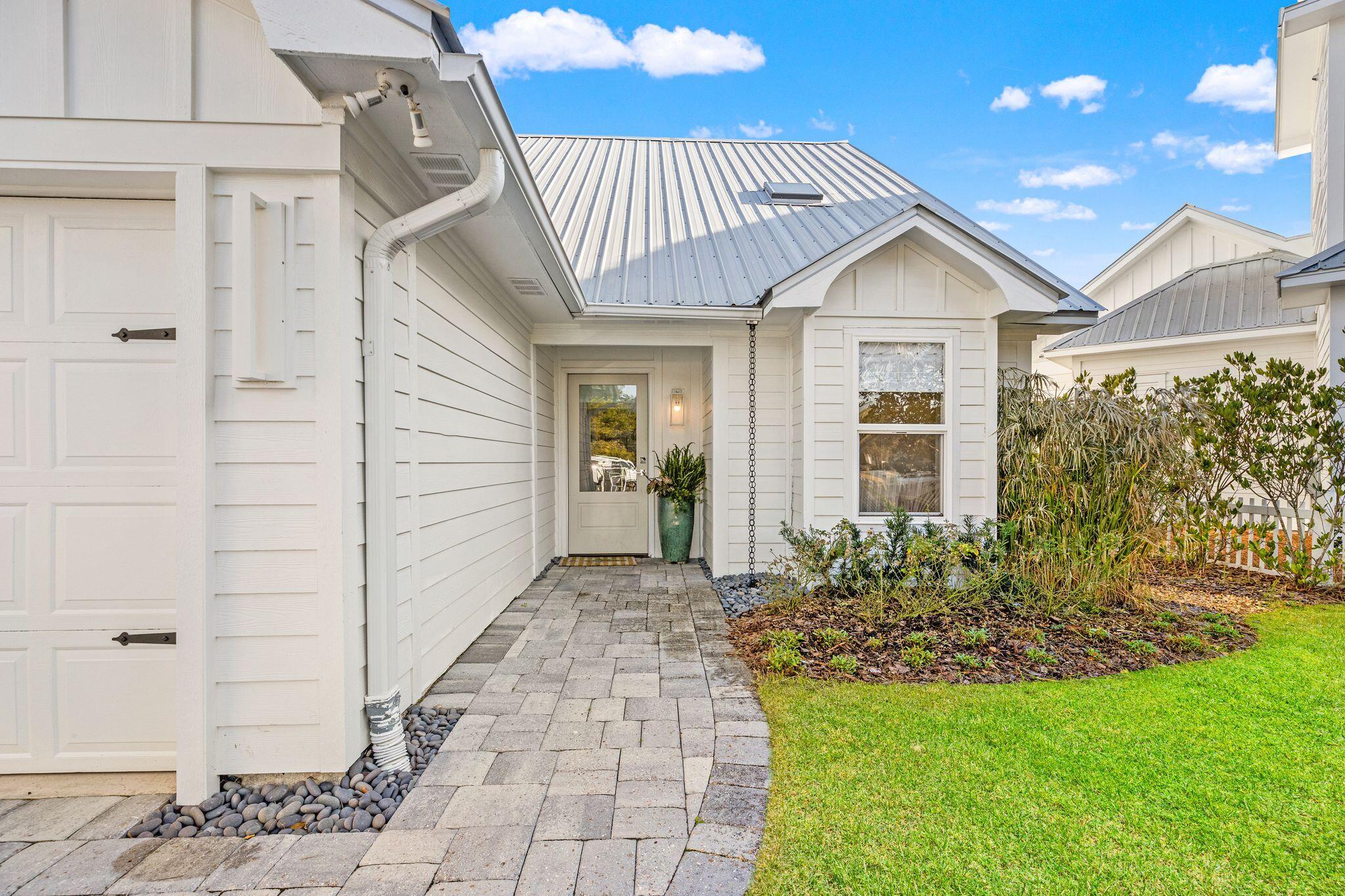 180 Walton Bonita Drive