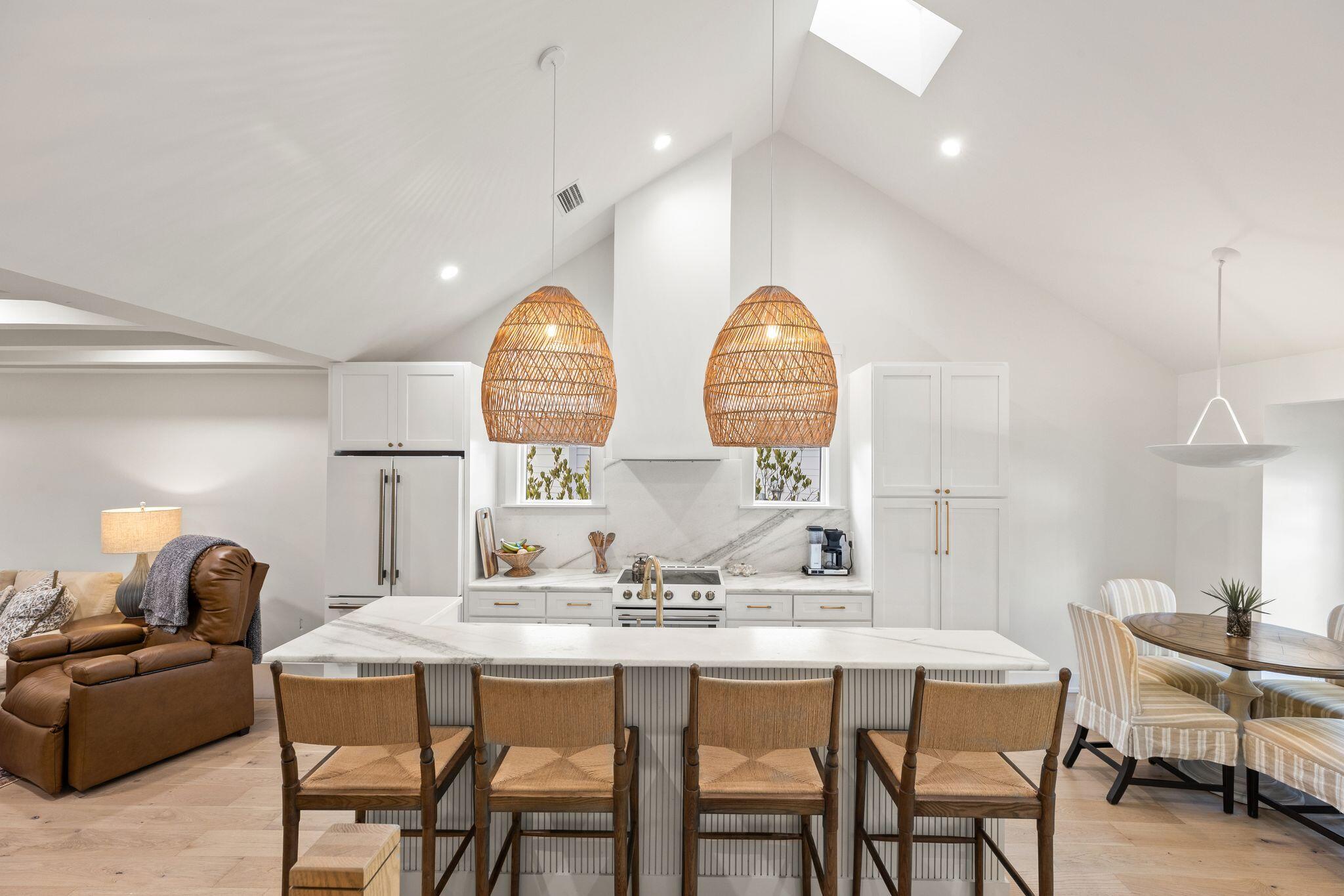 180 Walton Bonita Drive