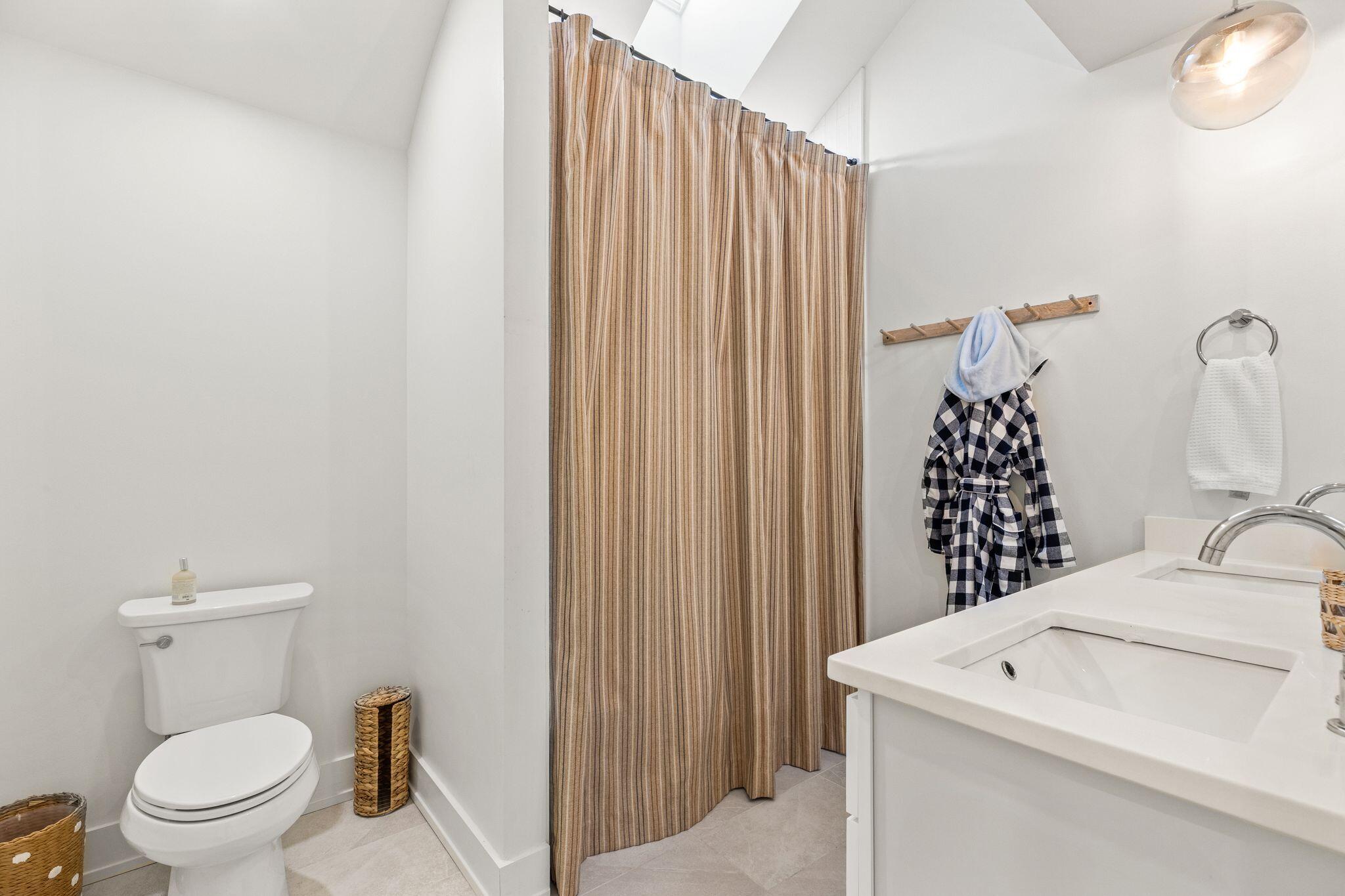 180 Walton Bonita Drive