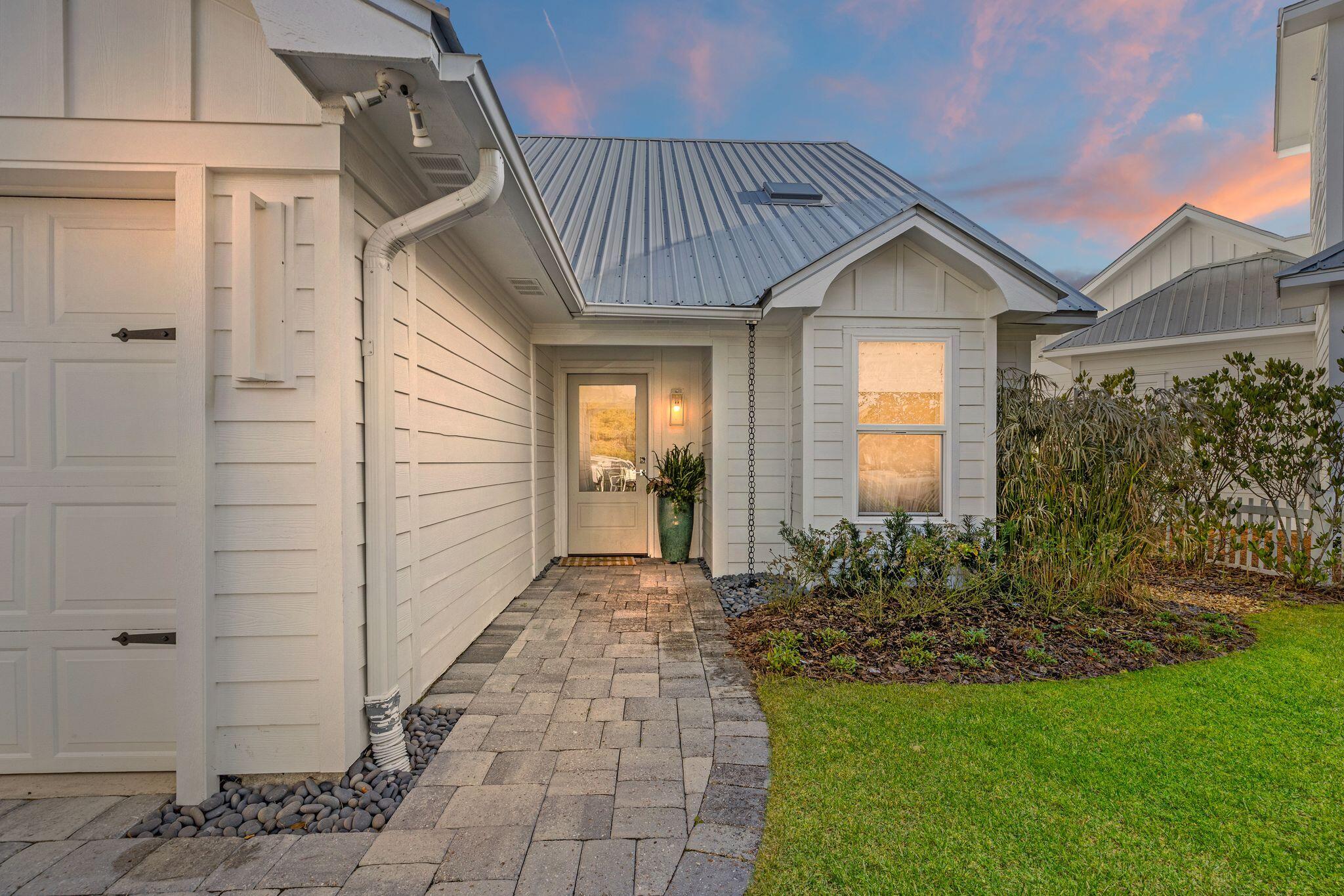 180 Walton Bonita Drive